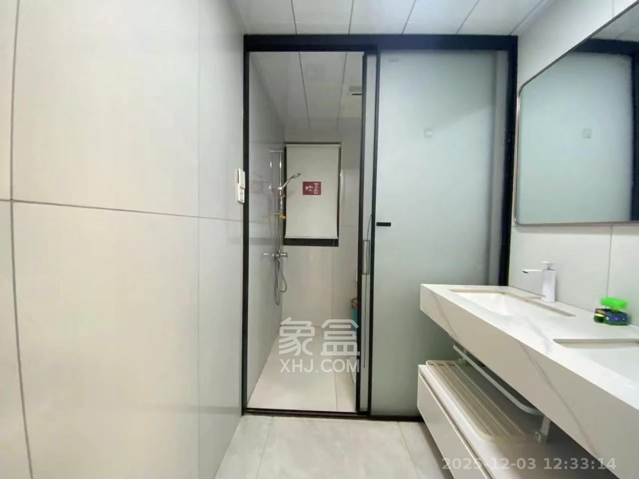 国欣向荣府  4室2厅2卫    4100.0元/月室内图