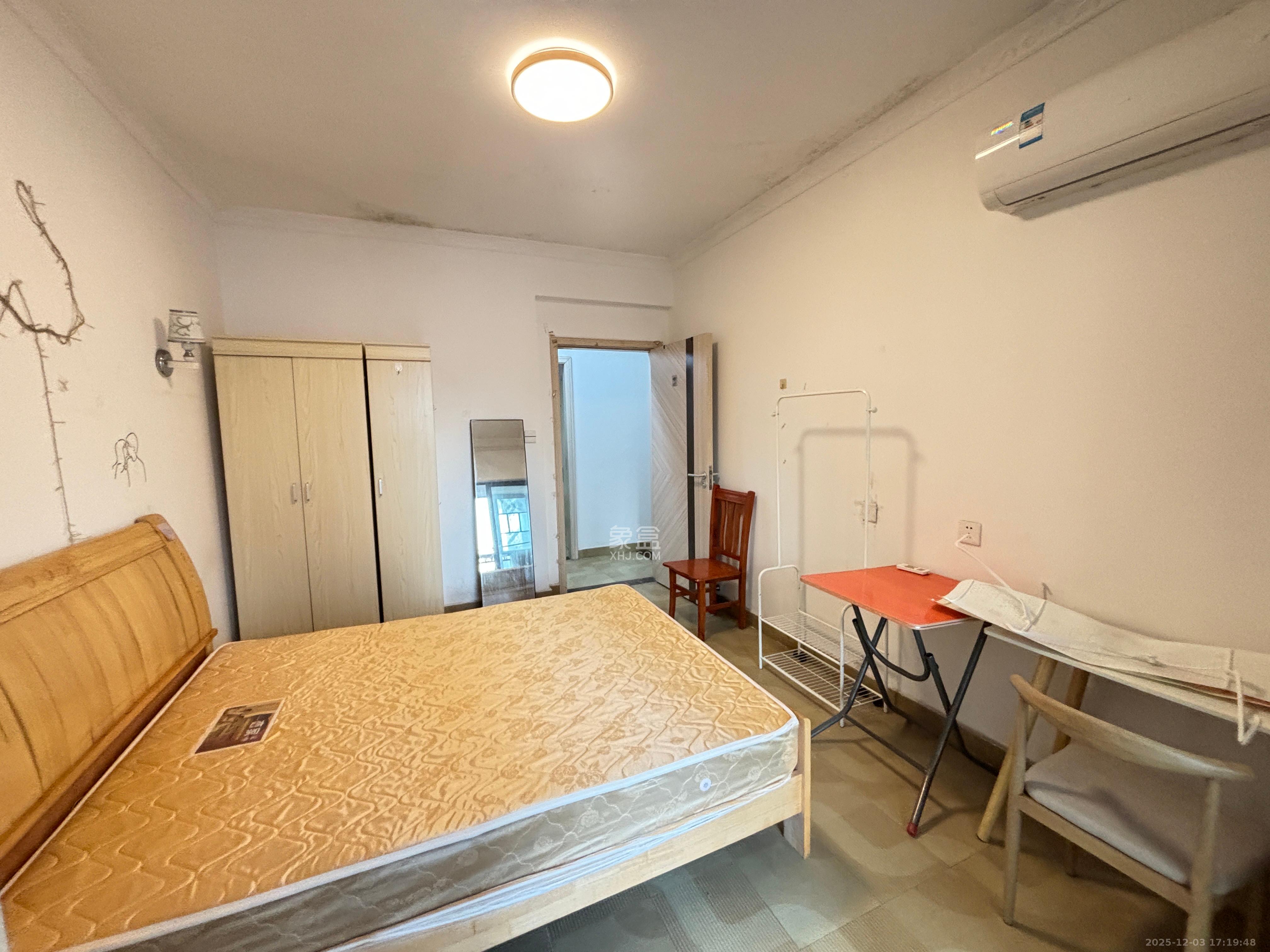 荣盛花语馨苑 1室2厅1卫 2000.0元/月 荣盛花语馨苑 1室2厅1卫 2000.0元/月室内图