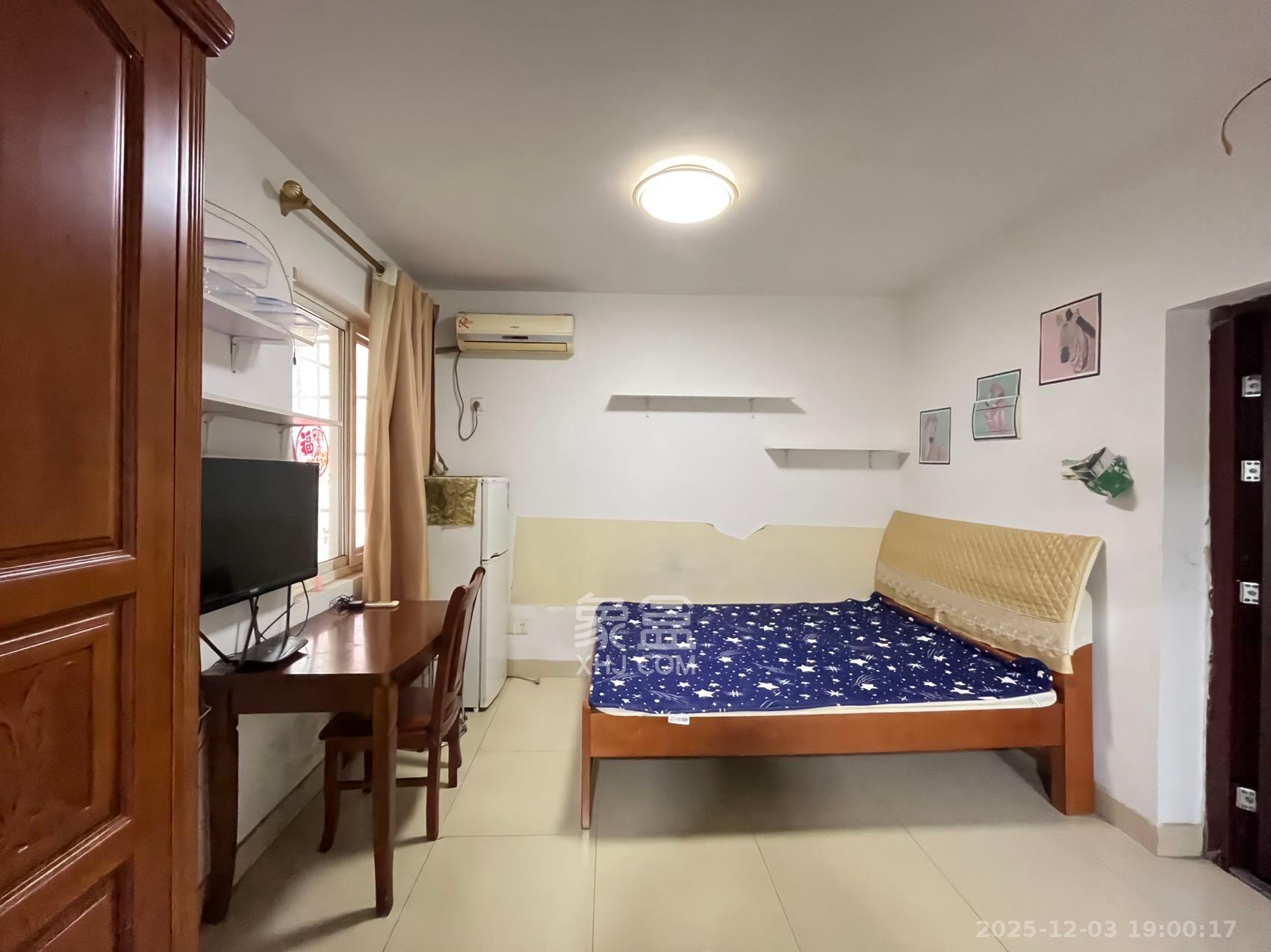 华银园  1室1厅1卫    1000.0元/月室内图1