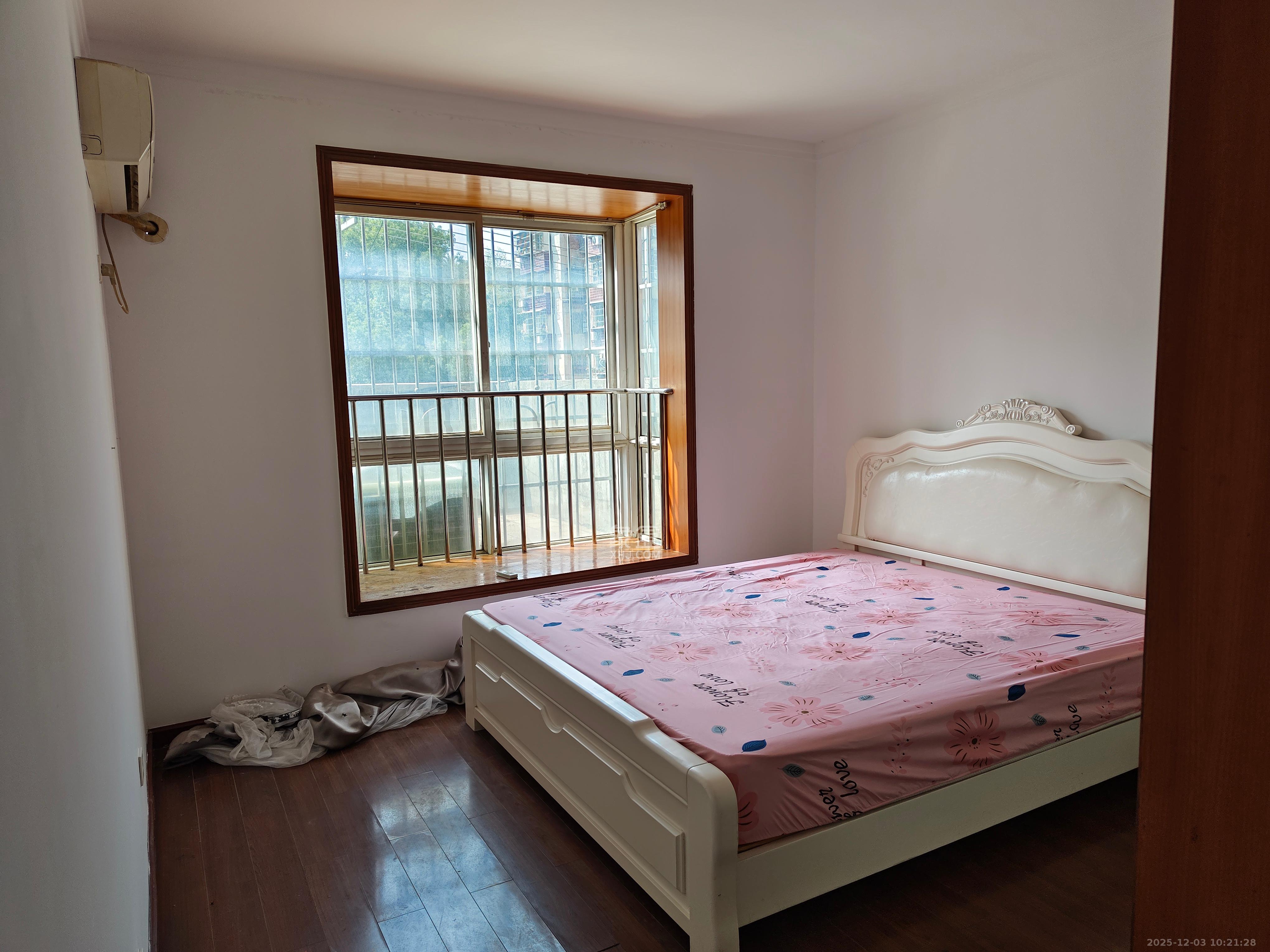 晶华美地 2室2厅1卫 1700.0元/月 晶华美地 2室2厅1卫 1700.0元/月室内图