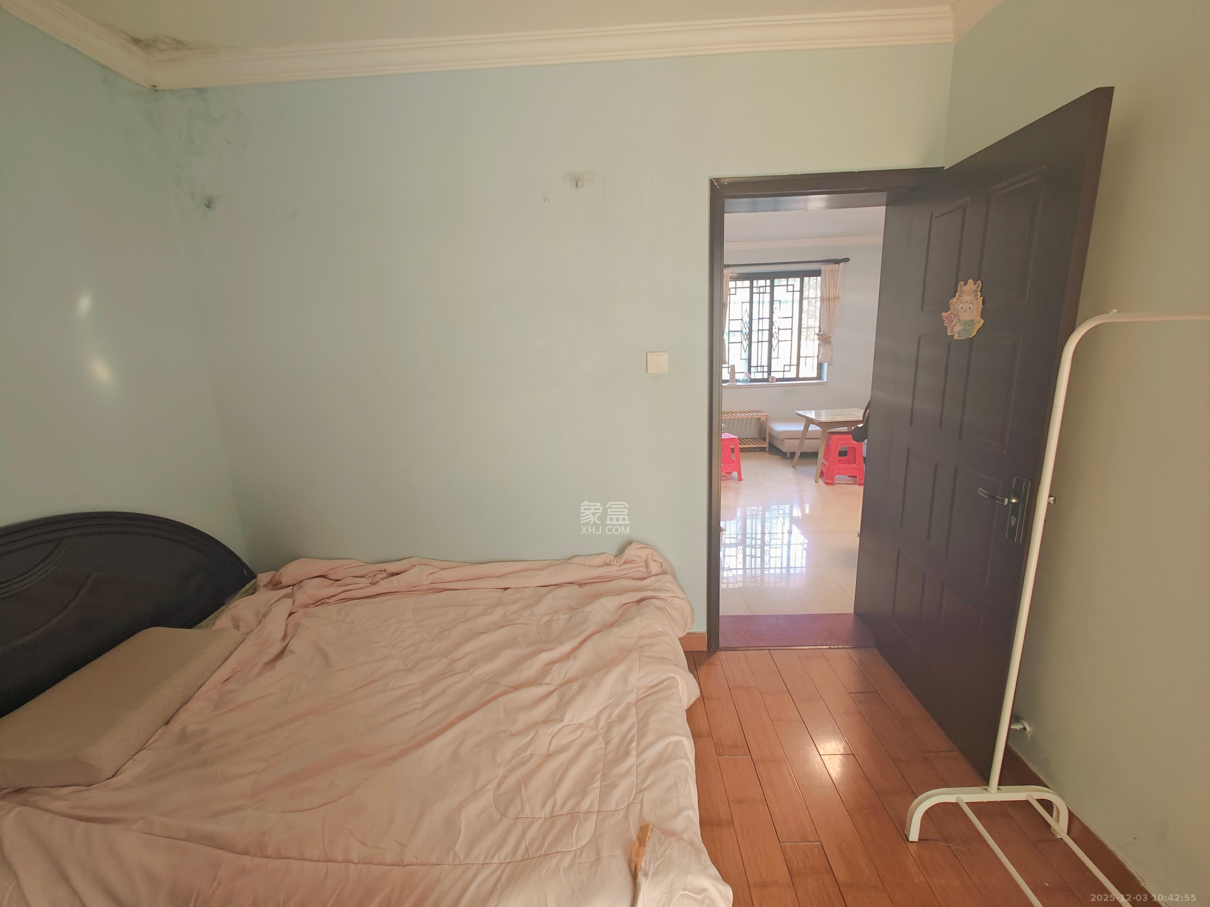 营盘东路、营盘西路散盘  1室0厅0卫    2200.0元/月室内图