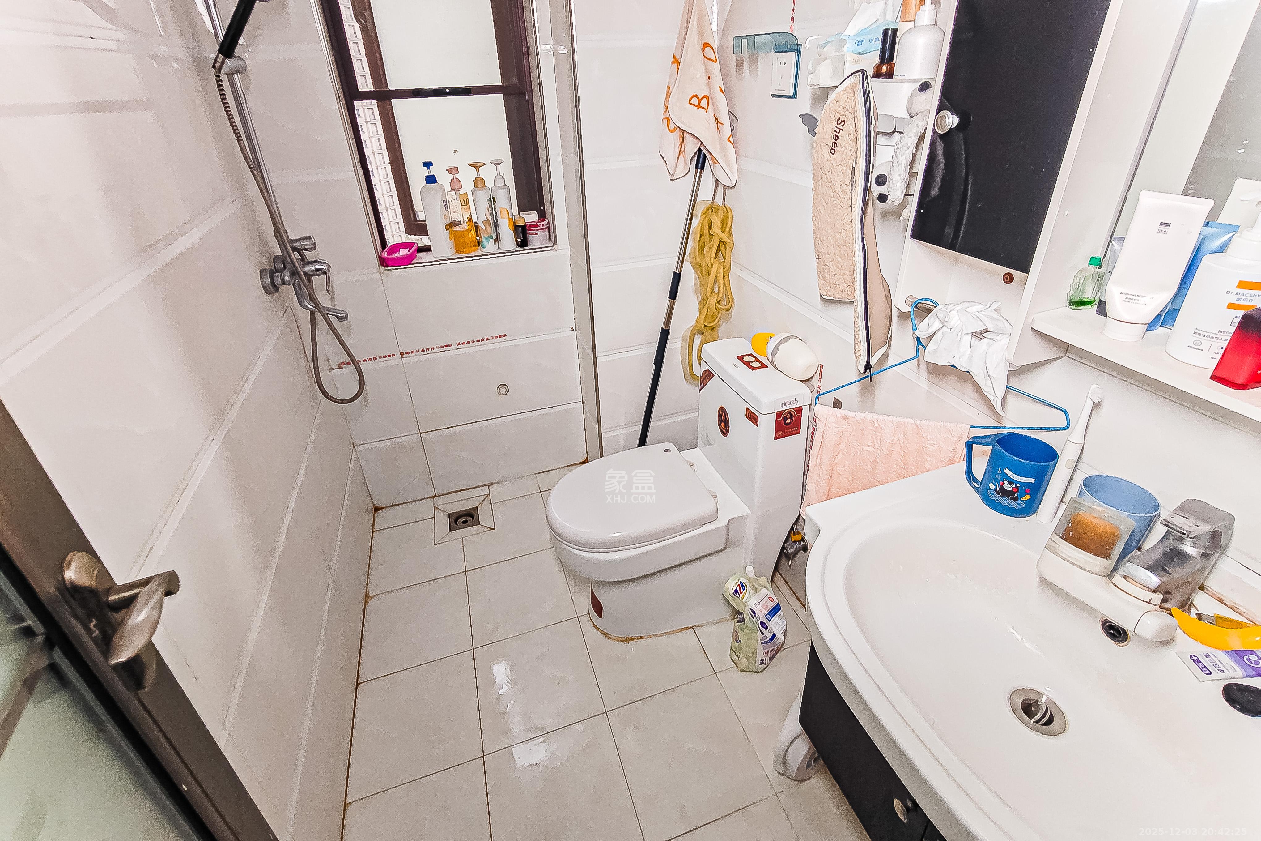 三力公寓(三力国际) 1室1厅1卫 49.8万 三力公寓(三力国际) 1室1厅1卫 49.8万卫生间