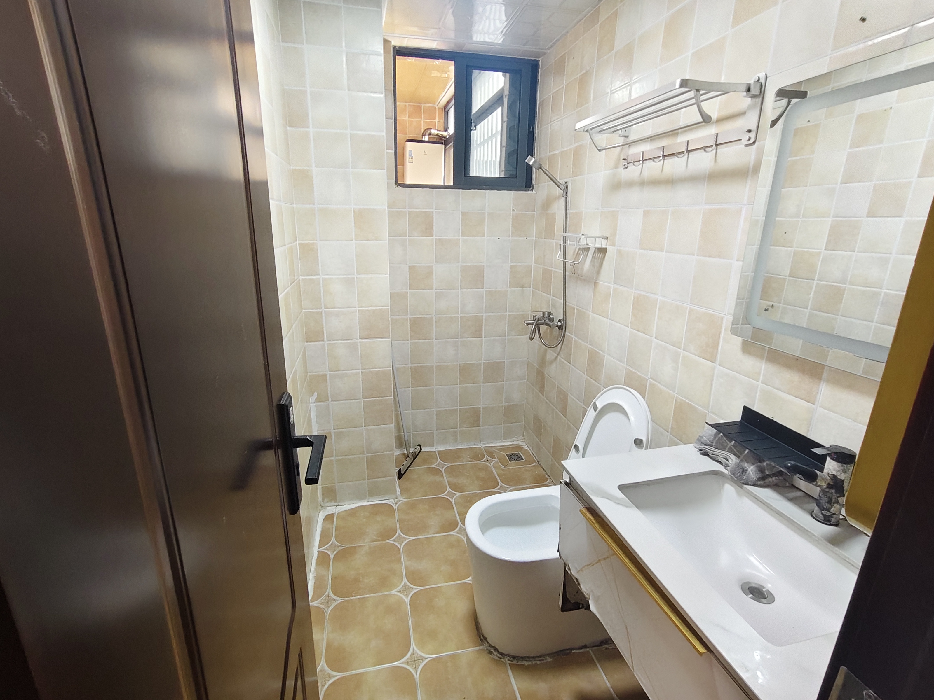 椰海雅苑 2室2厅1卫 2500.0元/月 椰海雅苑 2室2厅1卫 2500.0元/月室内图