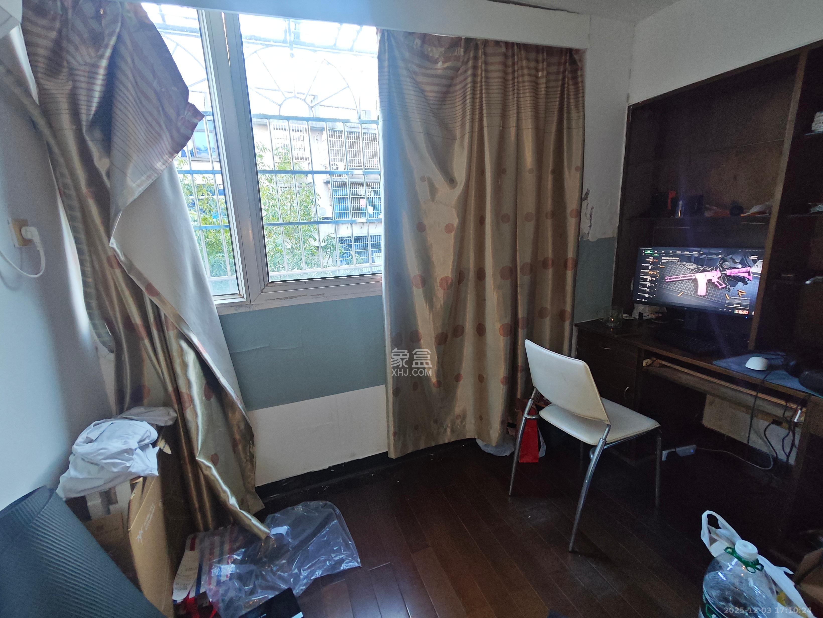 湘博楼 3室2厅1卫 1500.0元/月 湘博楼 3室2厅1卫 1500.0元/月室内图