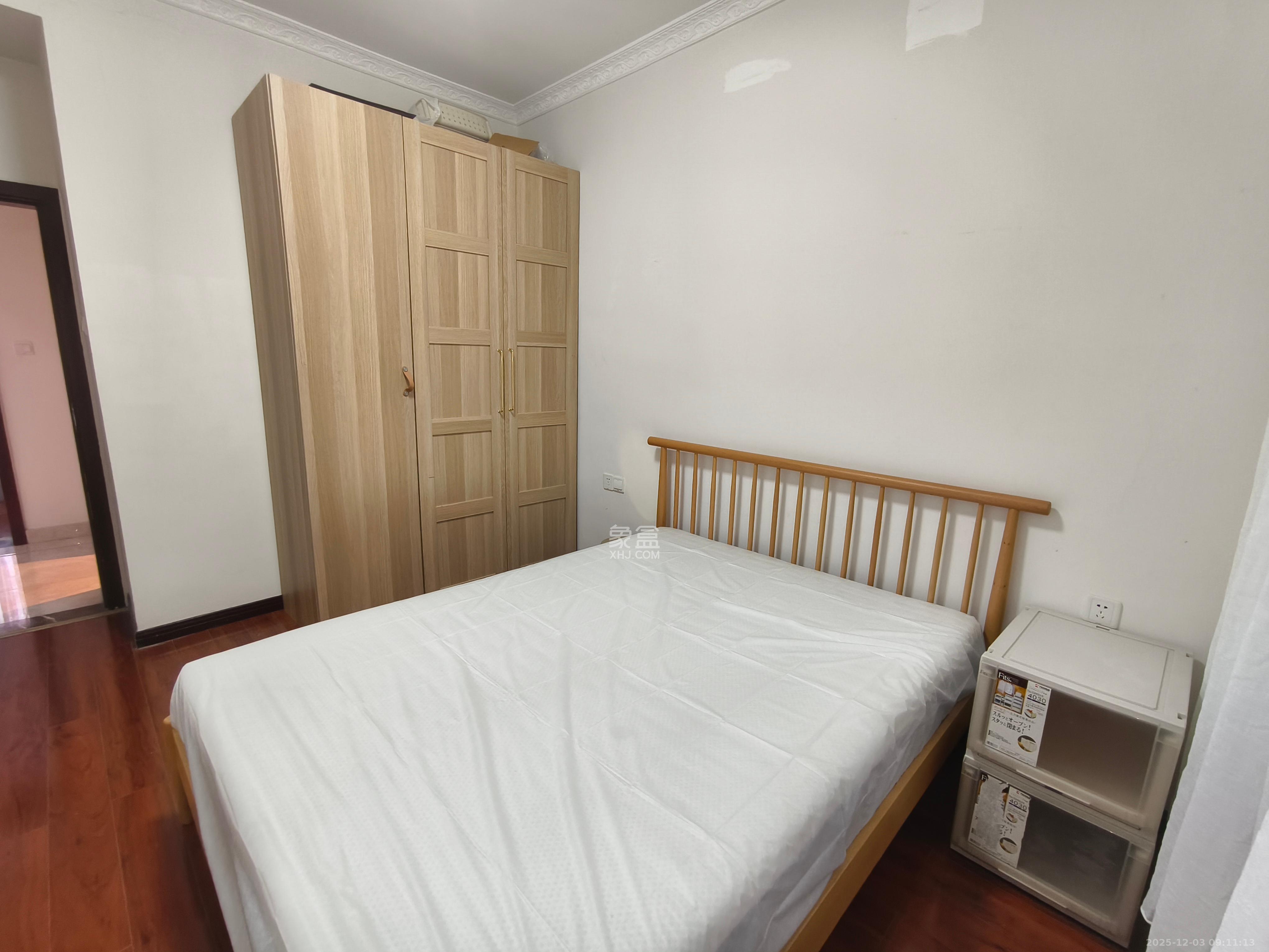 绿地公馆(绿地名邸) 2室1厅1卫 2400.0元/月 绿地公馆(绿地名邸) 2室1厅1卫 2400.0元/月室内图