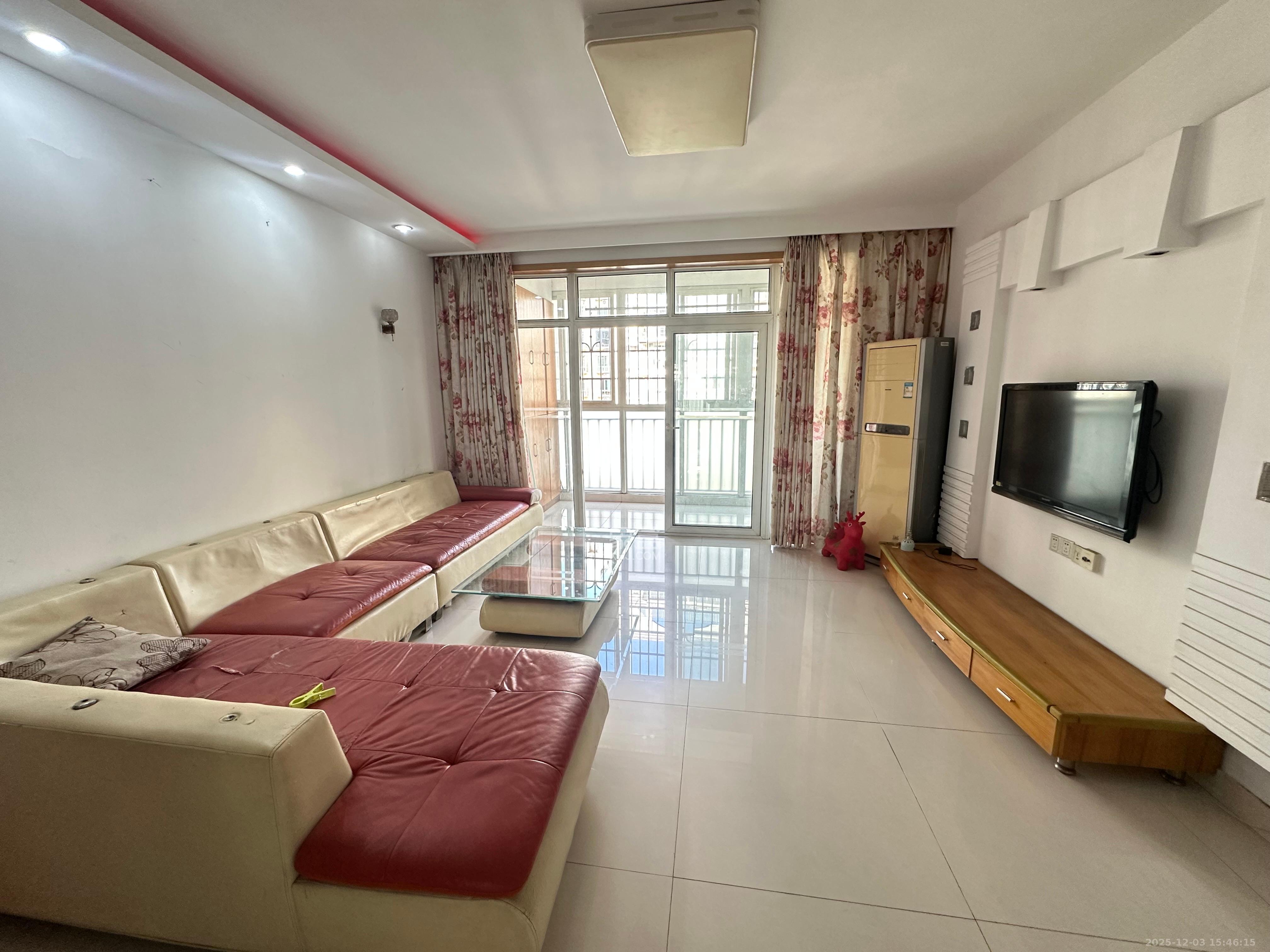 金碧文华  3室2厅2卫    2300.0元/月