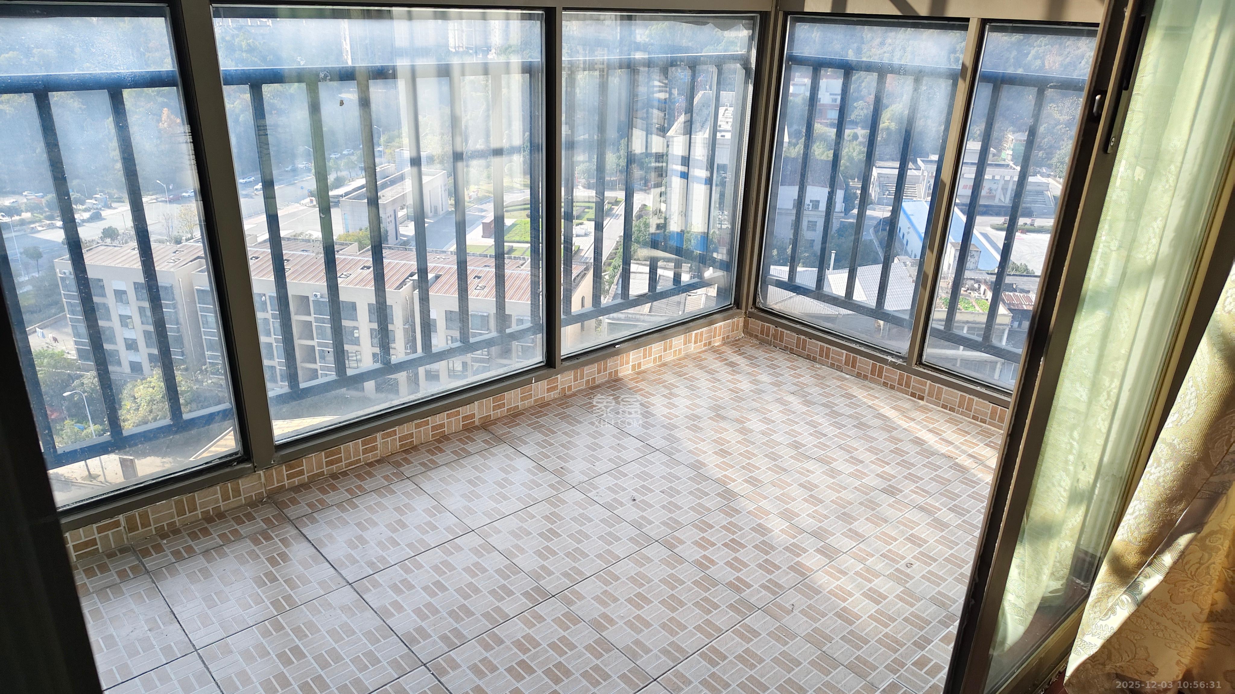 莱茵城  1室2厅1卫    1600.0元/月室内图