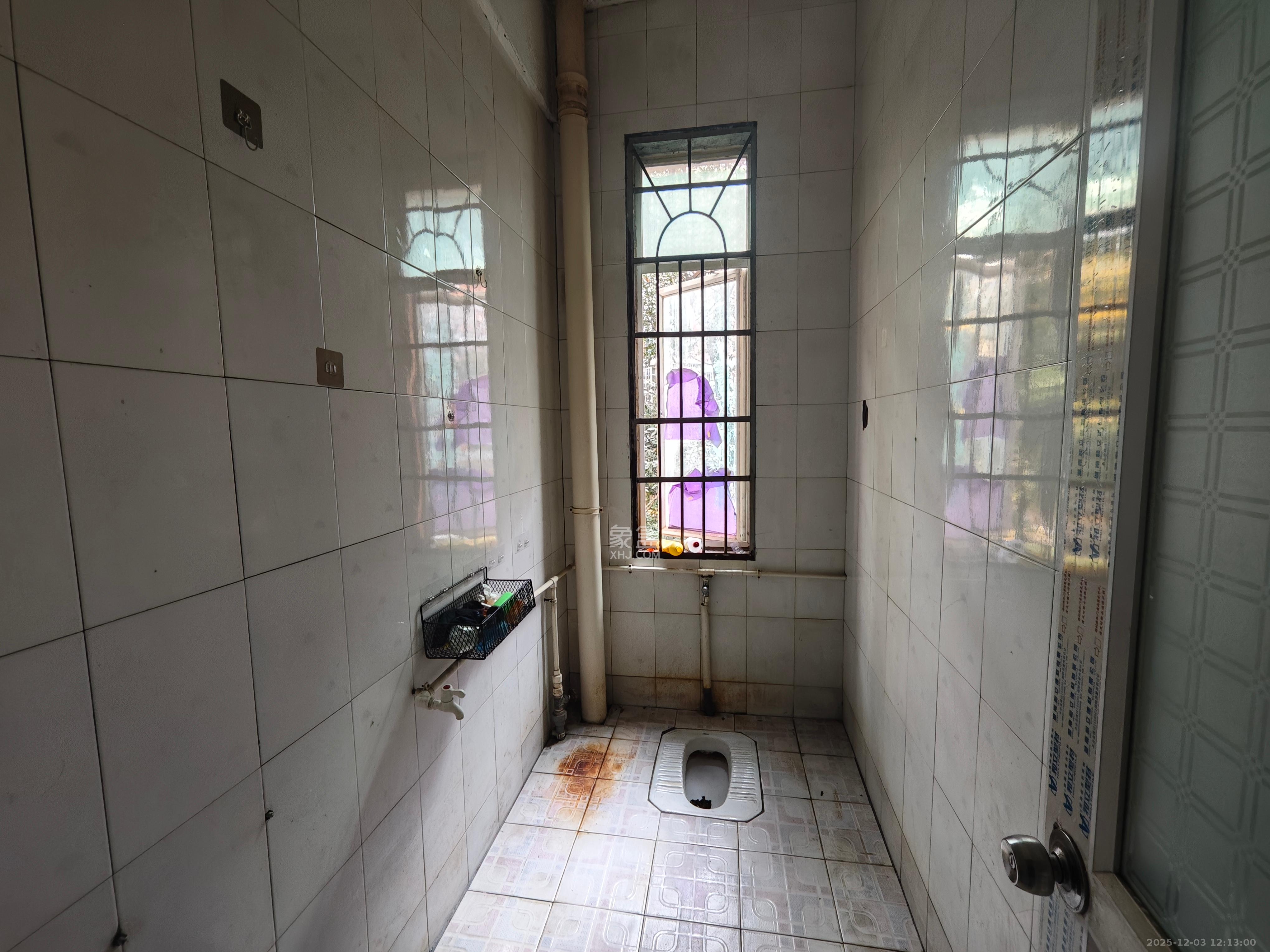 山水人家一二期   103.27㎡      2300.0元/月室内图