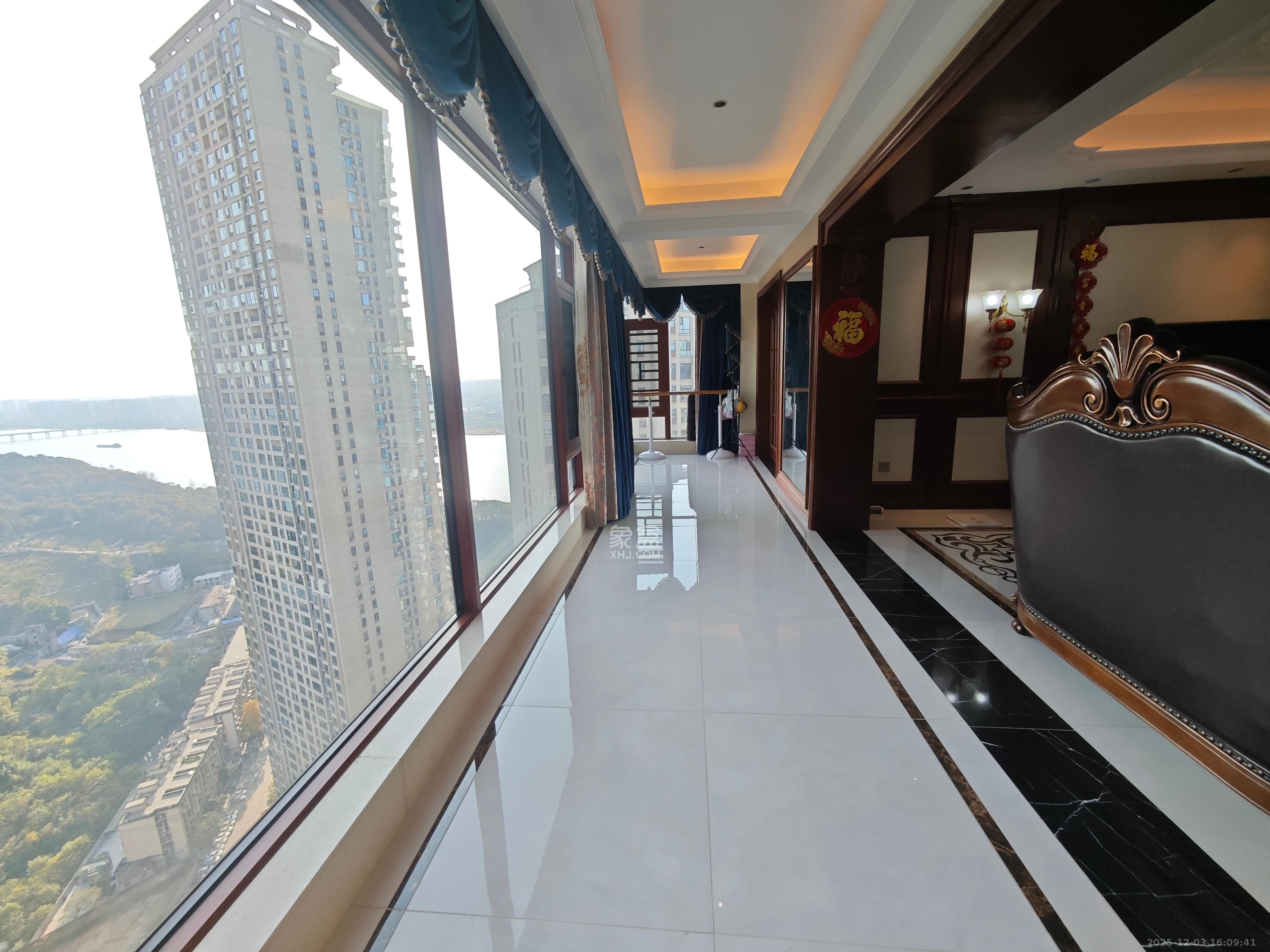 中建江山壹号 4室2厅2卫 15800.0元/月 中建江山壹号 4室2厅2卫 15800.0元/月室内图