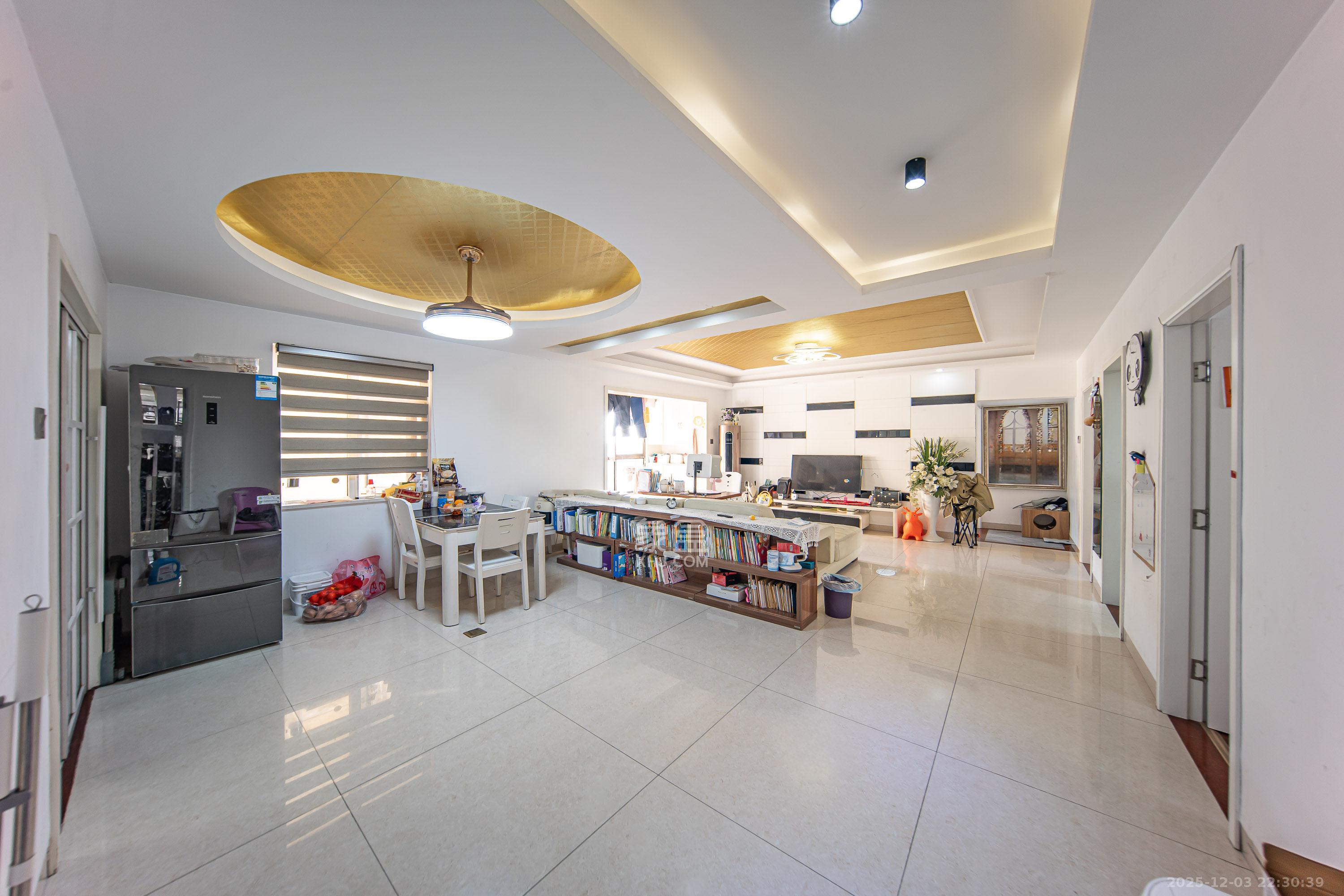 米兰春天  4室2厅2卫    75.0万