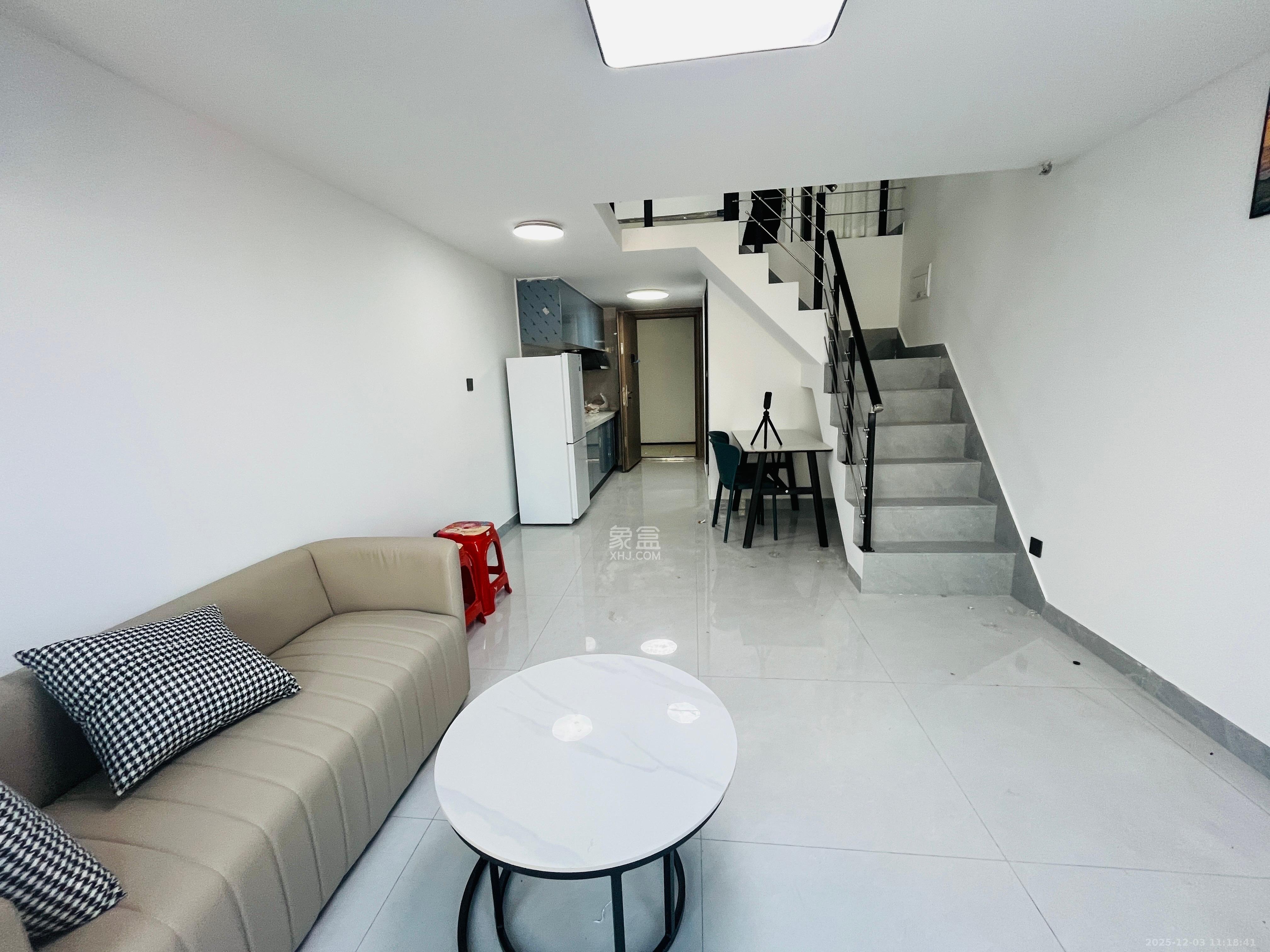 长房时代小镇  2室1厅1卫    1800.0元/月