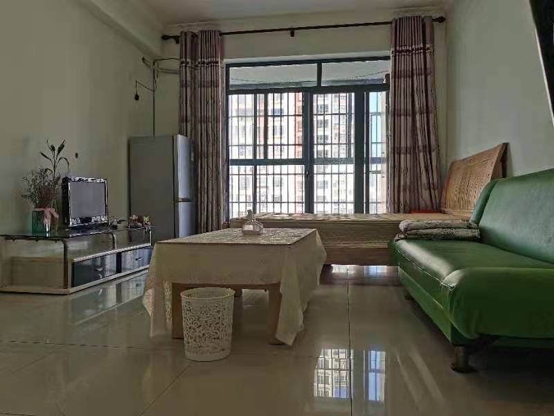 玉龙湾  1室1厅1卫    2100.0元/月