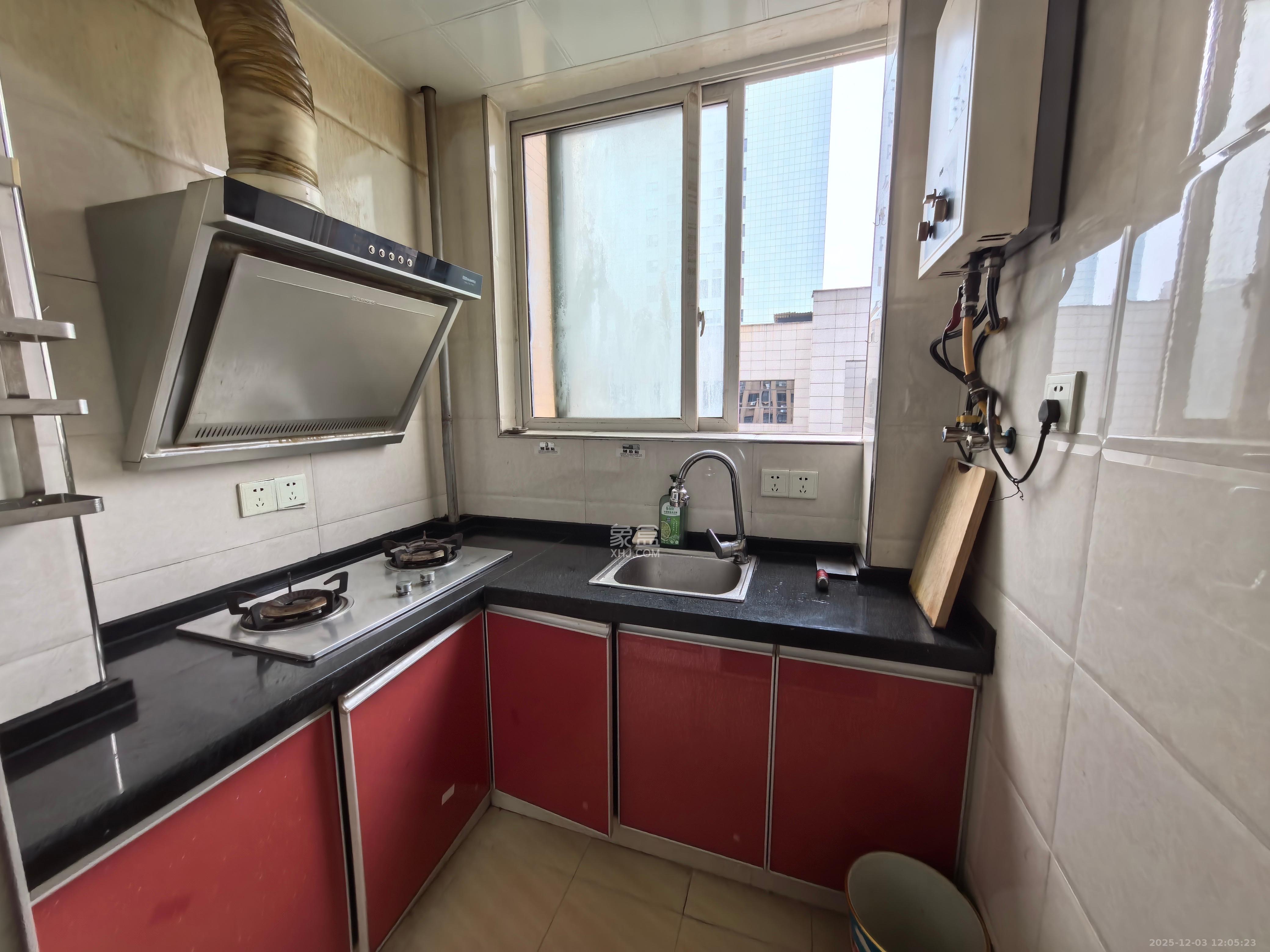 东方航标  1室1厅1卫    1200.0元/月室内图