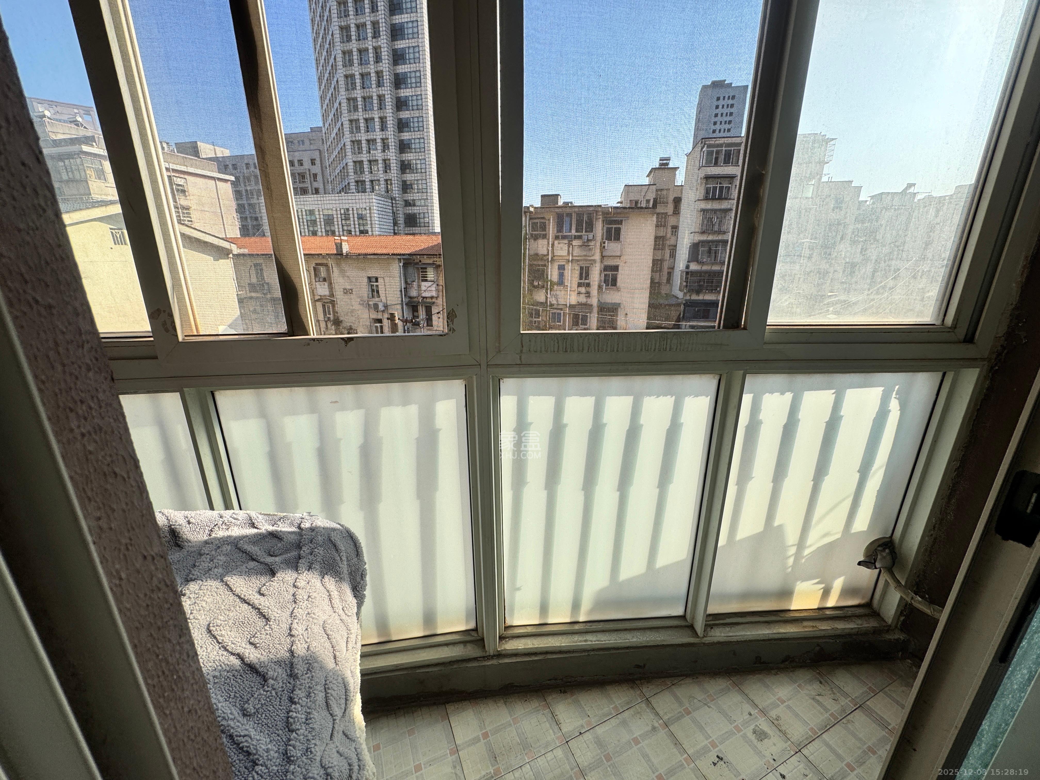 白沙晶城 1室1厅1卫 1500.0元/月 白沙晶城 1室1厅1卫 1500.0元/月室内图