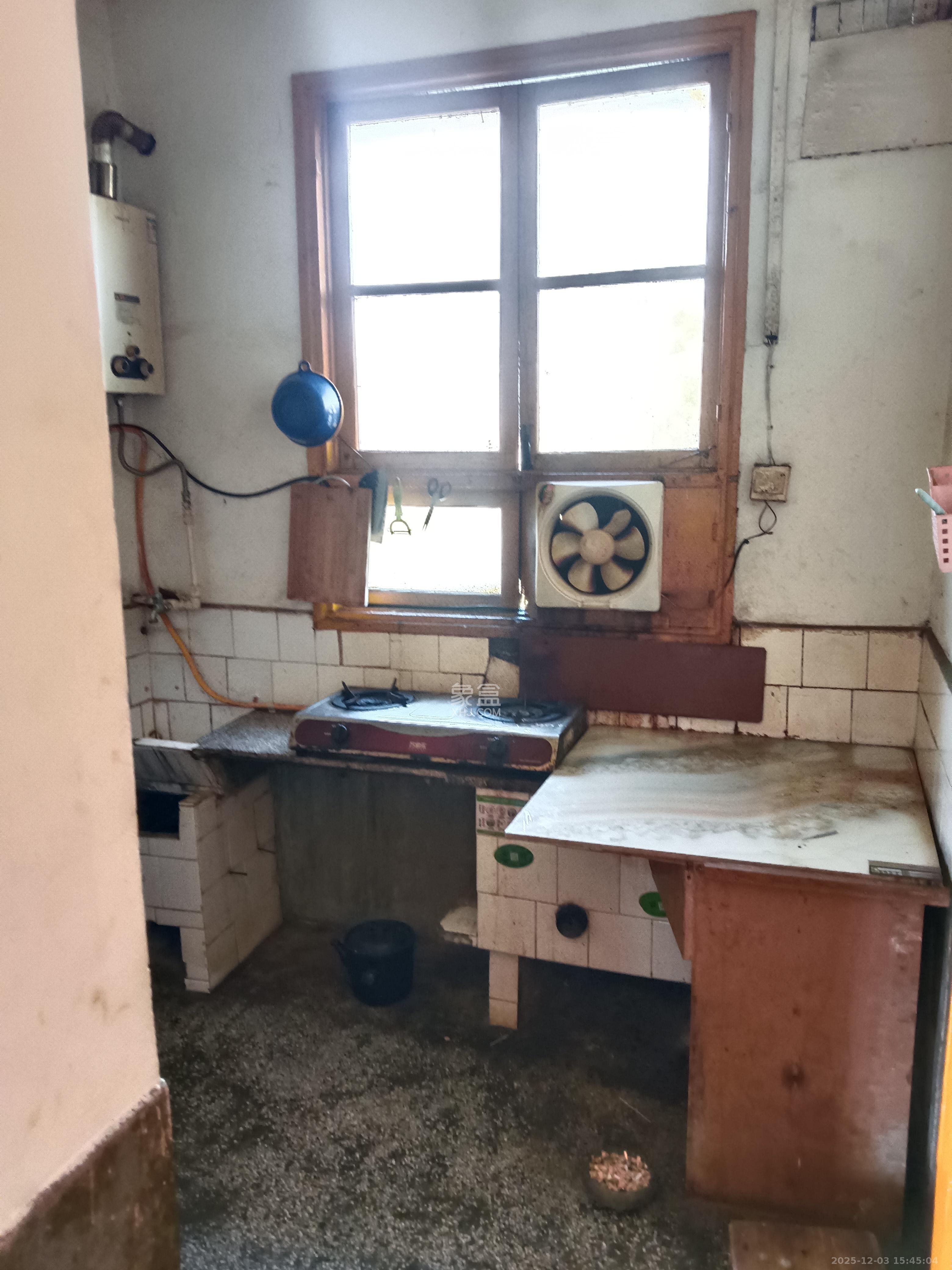 赤岗小区(一二三片) 1室1厅1卫 1200.0元/月 赤岗小区(一二三片) 1室1厅1卫 1200.0元/月室内图