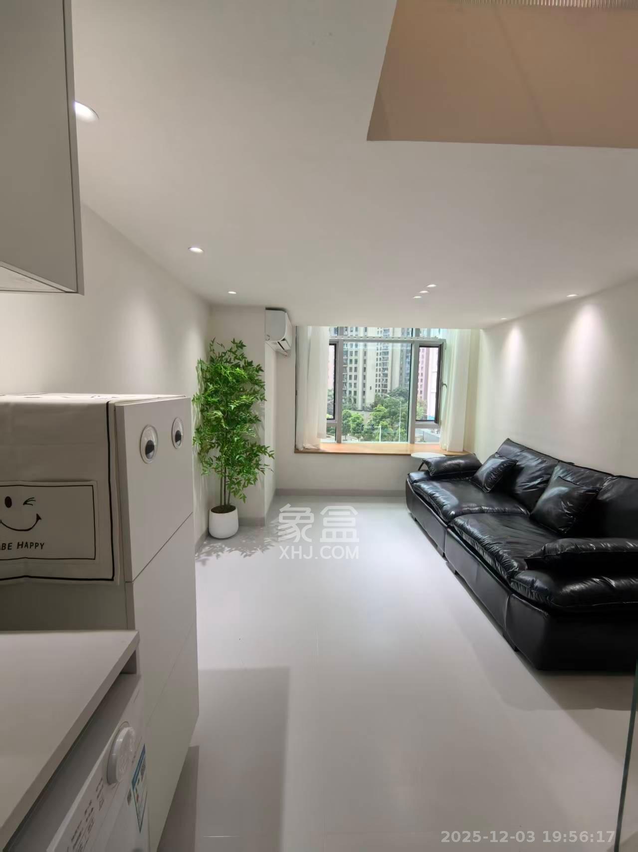 福晟翡翠湾  2室1厅1卫    2300.0元/月室内图