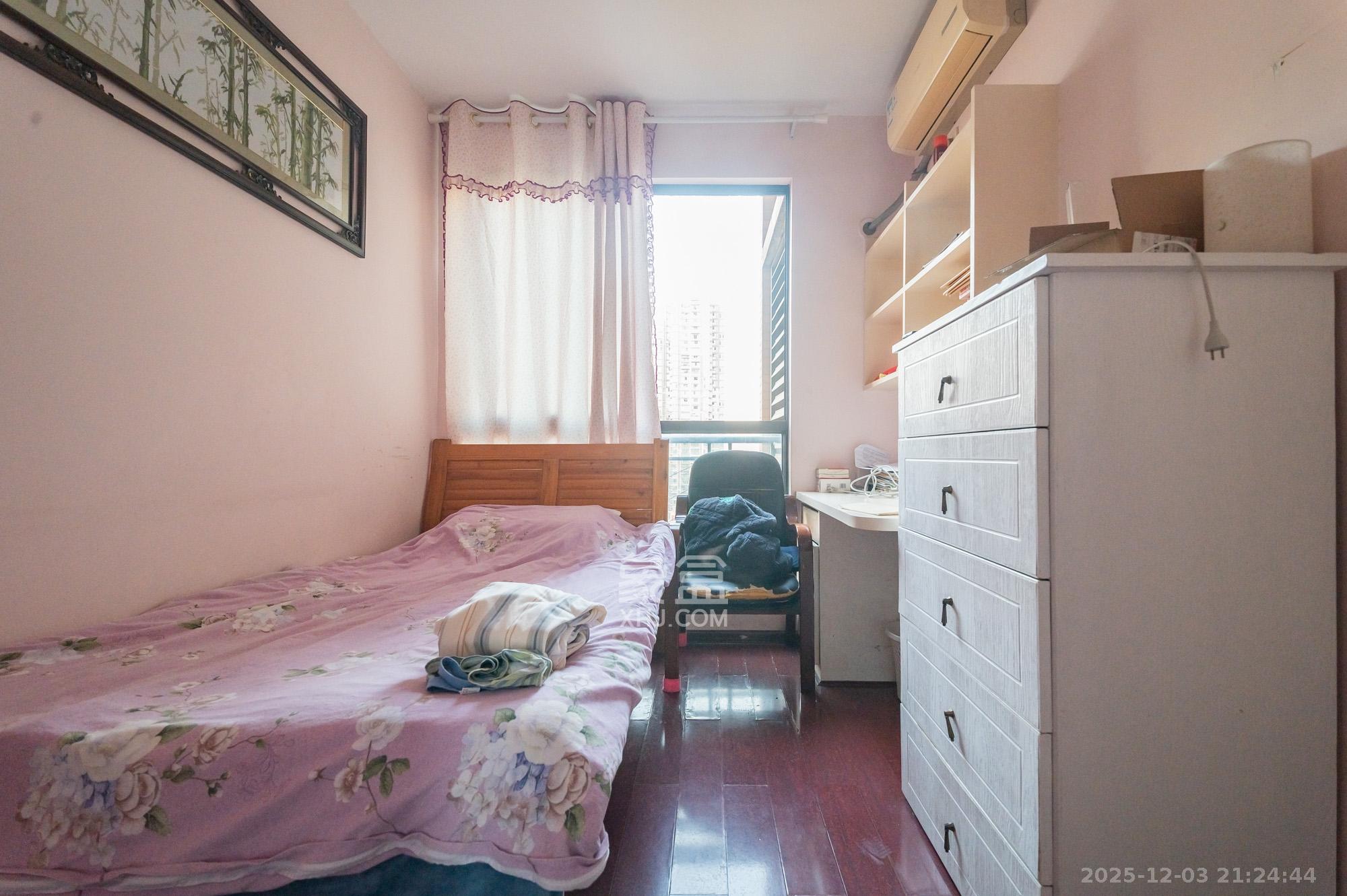 华润凤凰城一期  3室2厅1卫    59.0万卧室