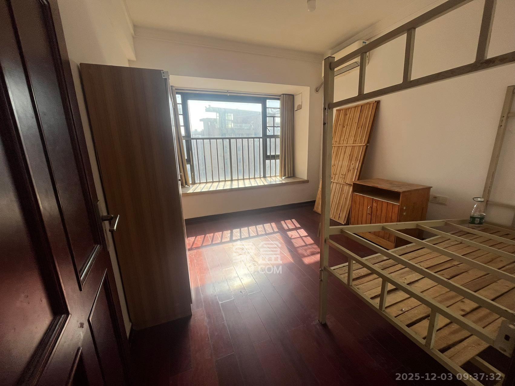 珠江花城三期锦鲤 3室2厅1卫 2500.0元/月 珠江花城三期锦鲤 3室2厅1卫 2500.0元/月室内图