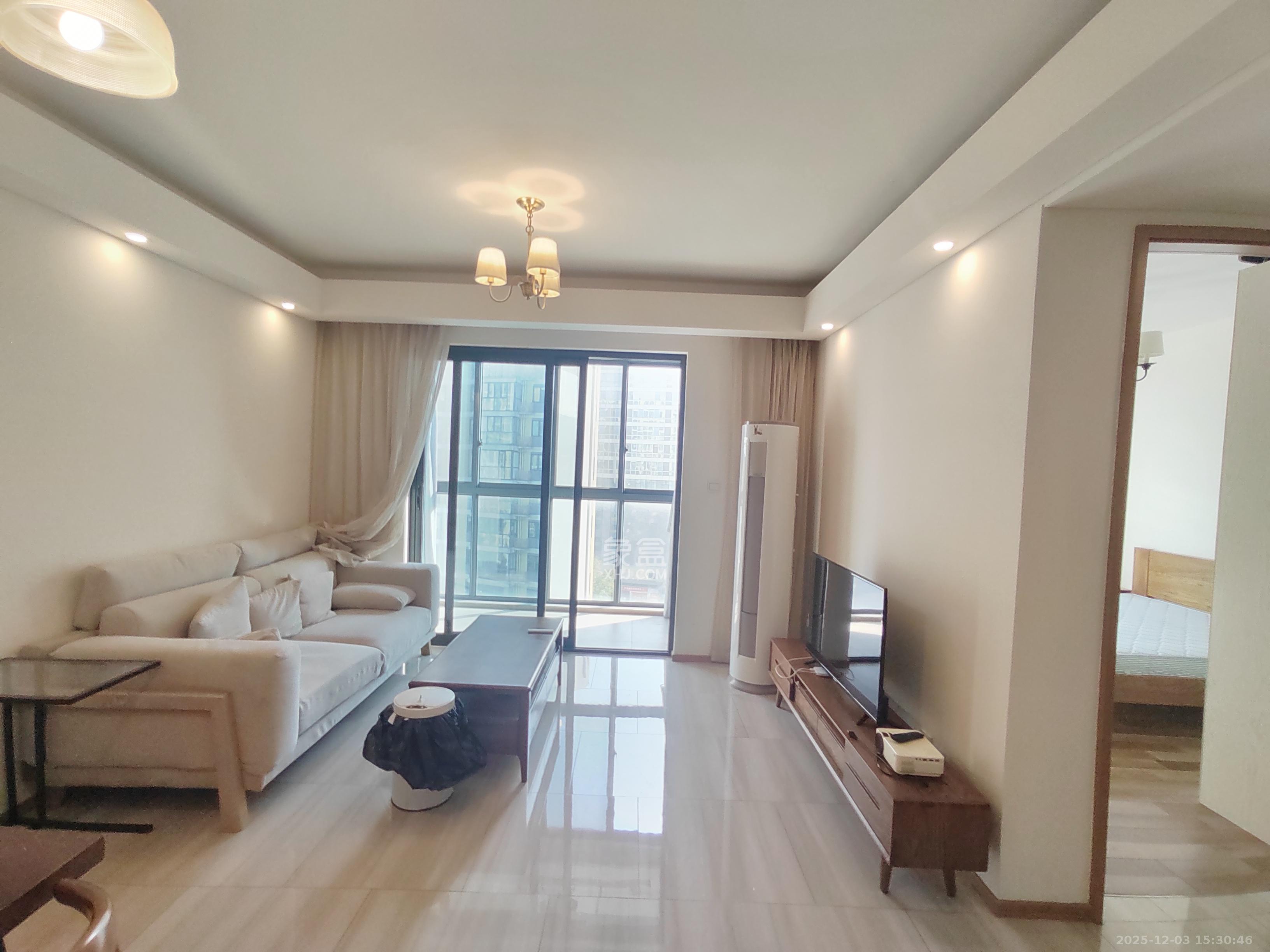 阳光100一期、四五期 3室2厅1卫 2800.0元/月 阳光100一期、四五期 3室2厅1卫 2800.0元/月室内图