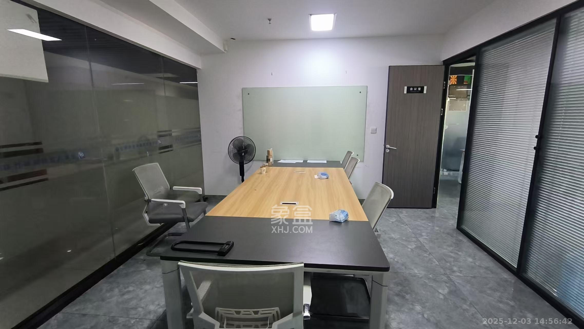 洋湖创富中心   120.0㎡      4000.0元/月室内图