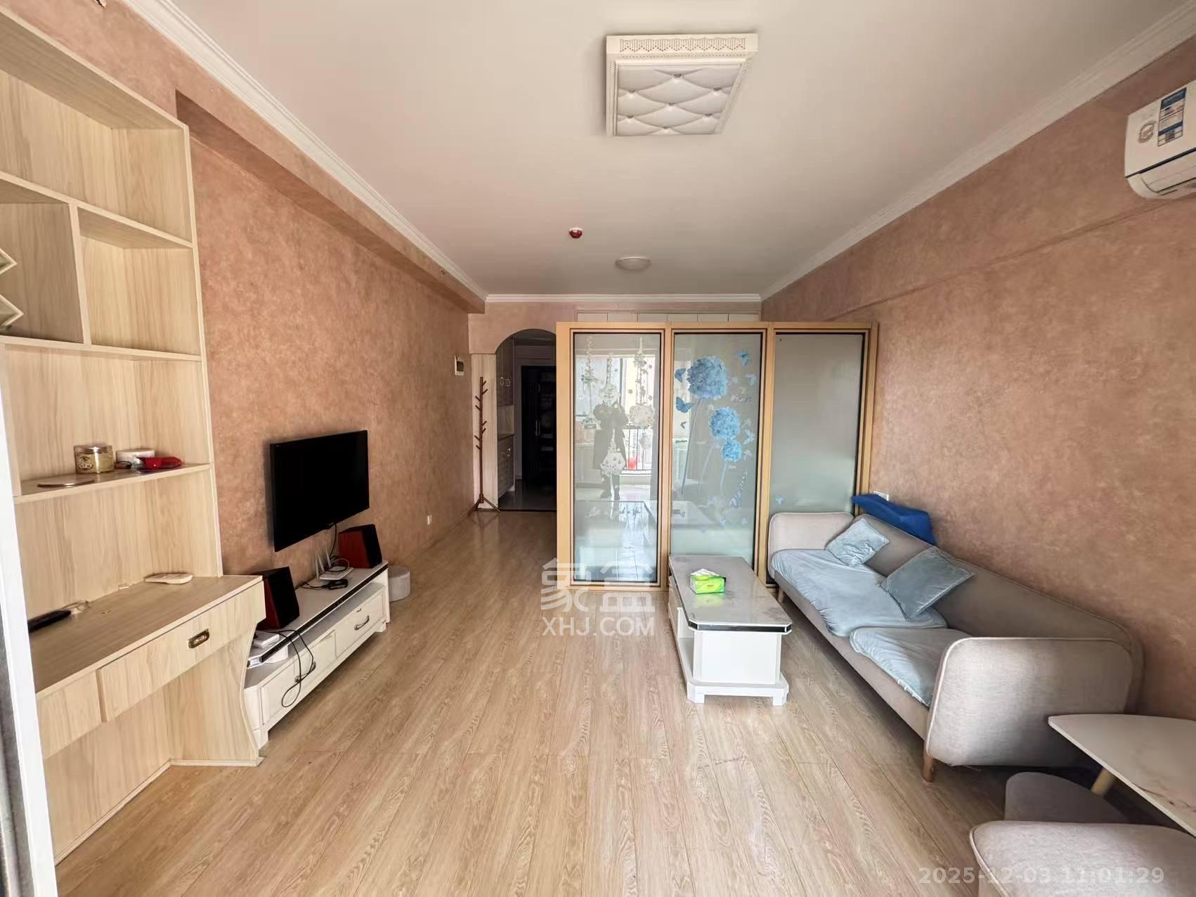 山水湾  1室1厅1卫    1300.0元/月室内图1