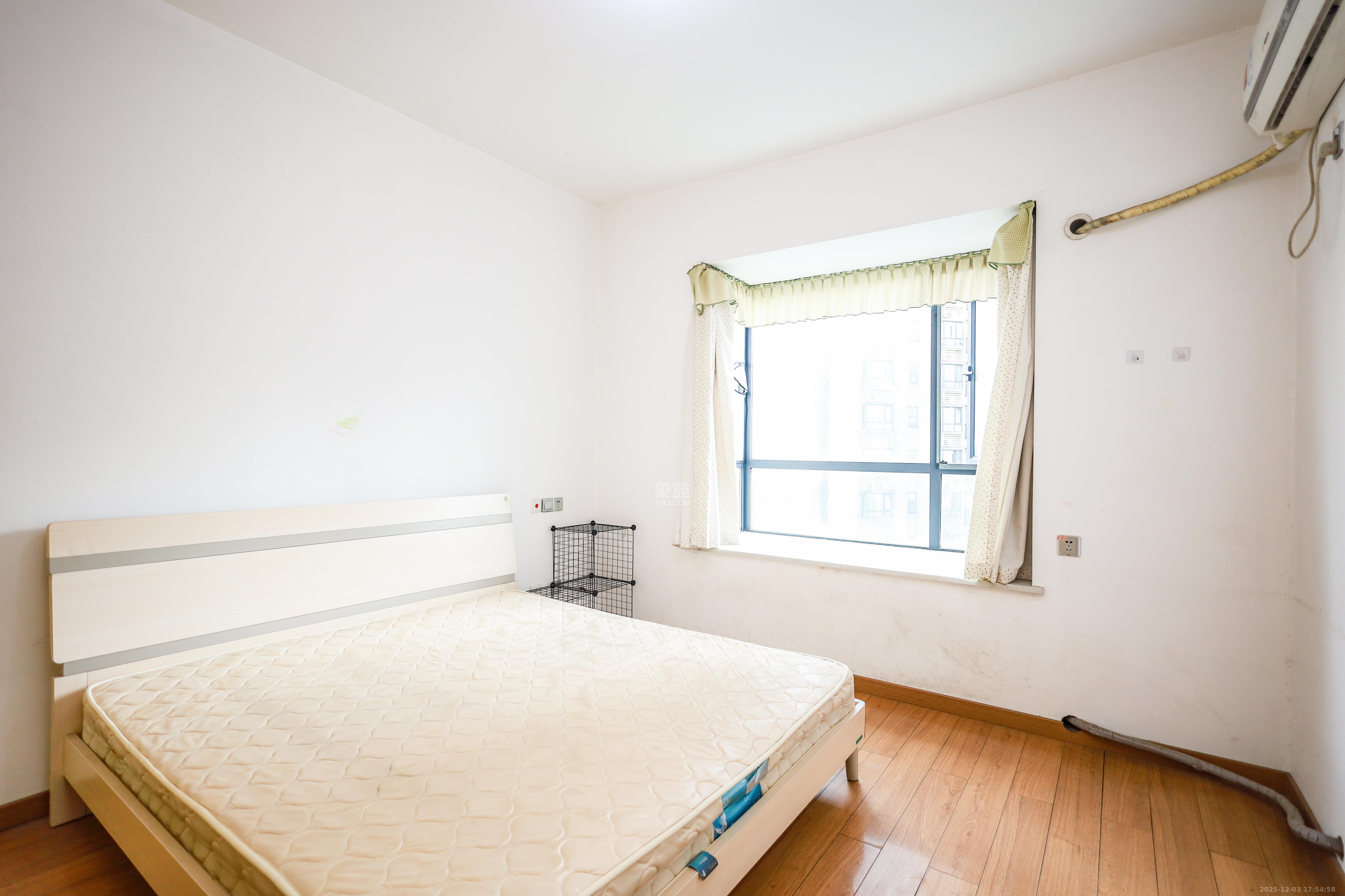 莱茵城  3室2厅1卫    59.8万卧室