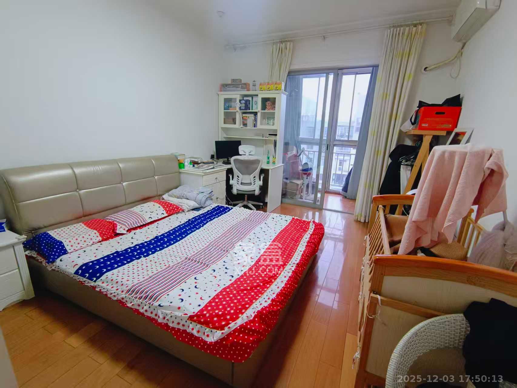 阳光100二期 3室2厅1卫 2500.0元/月 阳光100二期 3室2厅1卫 2500.0元/月室内图