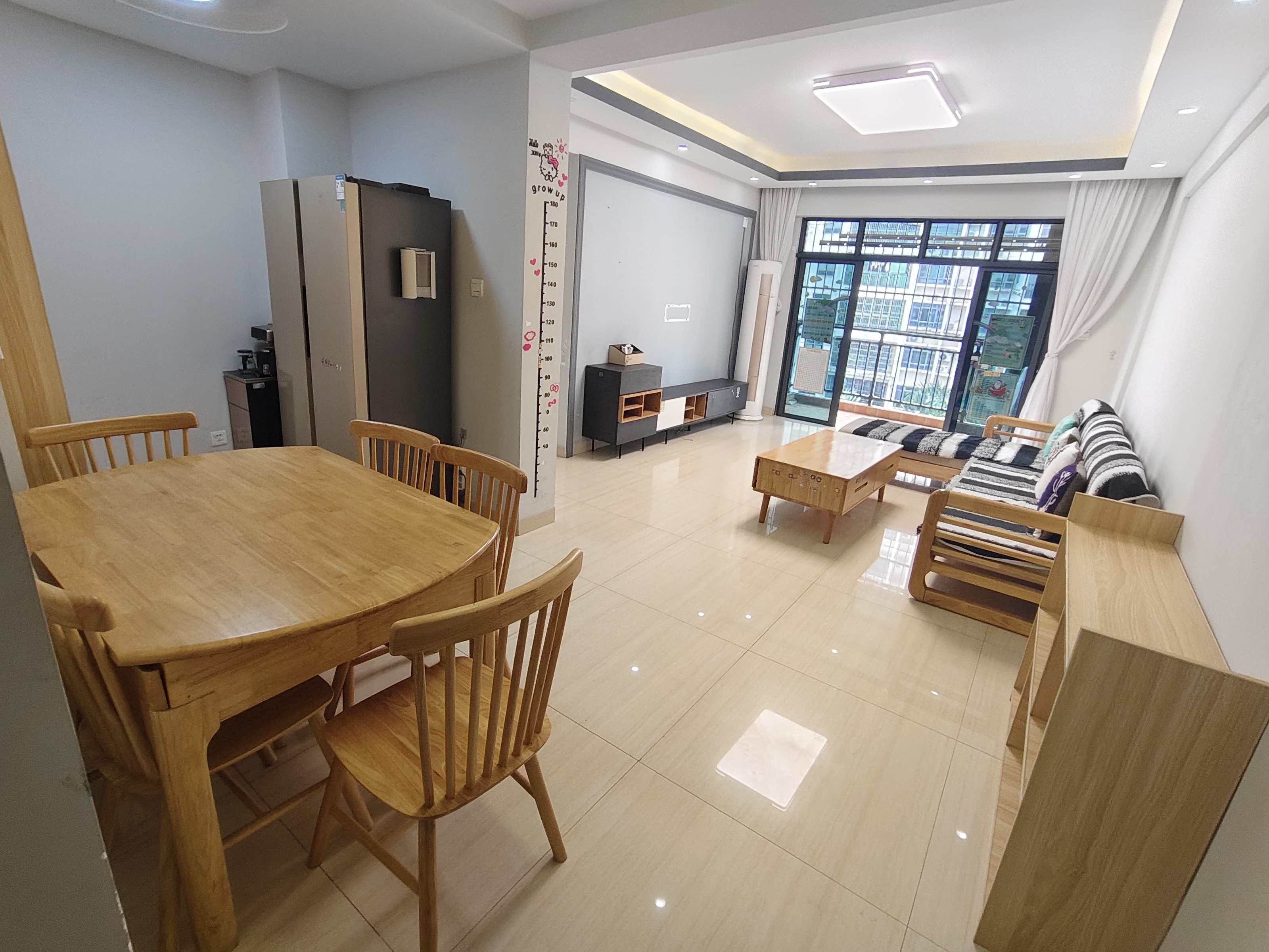 椰海雅苑 2室2厅1卫 2500.0元/月 椰海雅苑 2室2厅1卫 2500.0元/月室内图