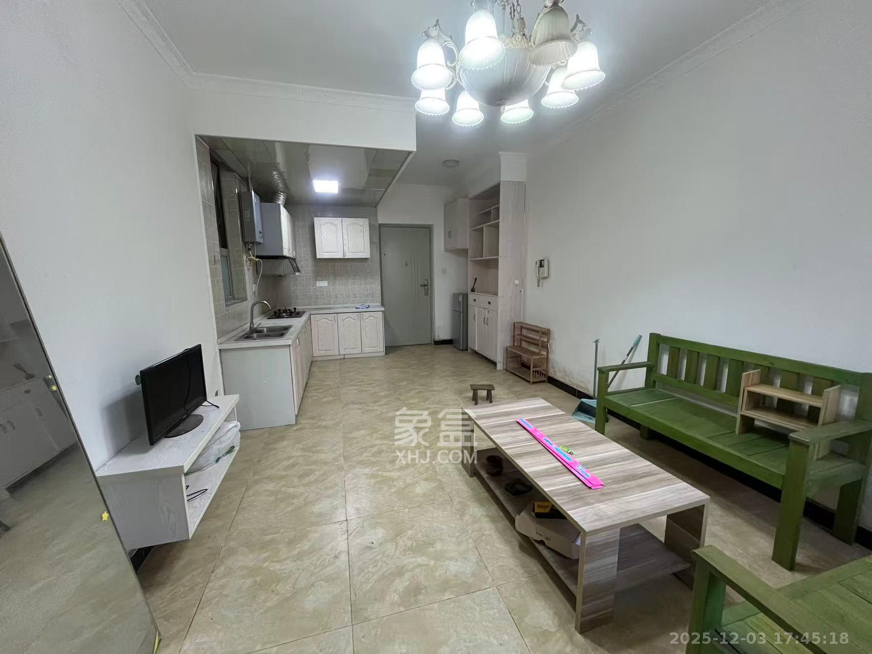 怡海星城  1室1厅1卫    1300.0元/月