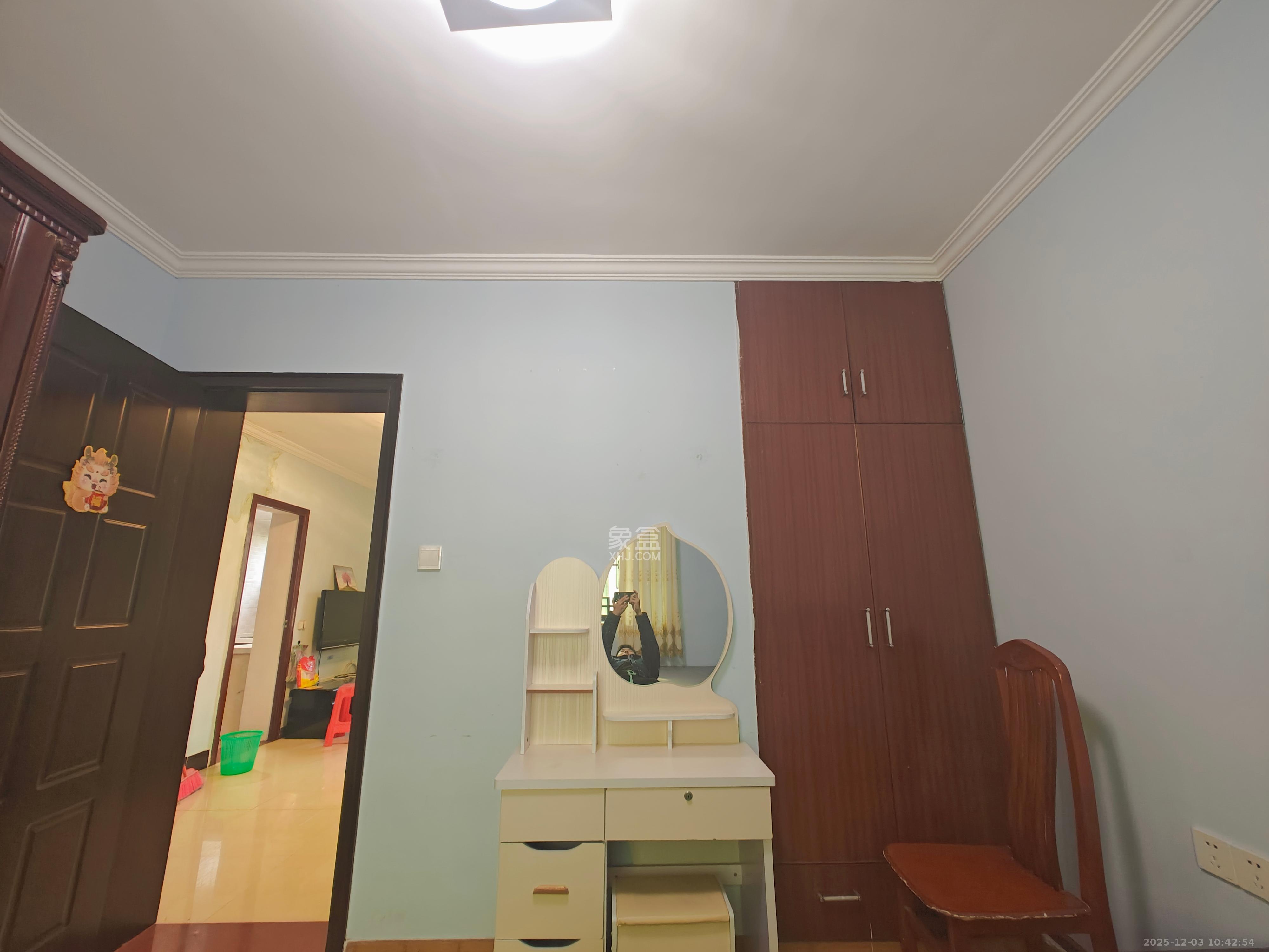 营盘东路、营盘西路散盘 1室0厅0卫 2200.0元/月 营盘东路、营盘西路散盘 1室0厅0卫 2200.0元/月室内图