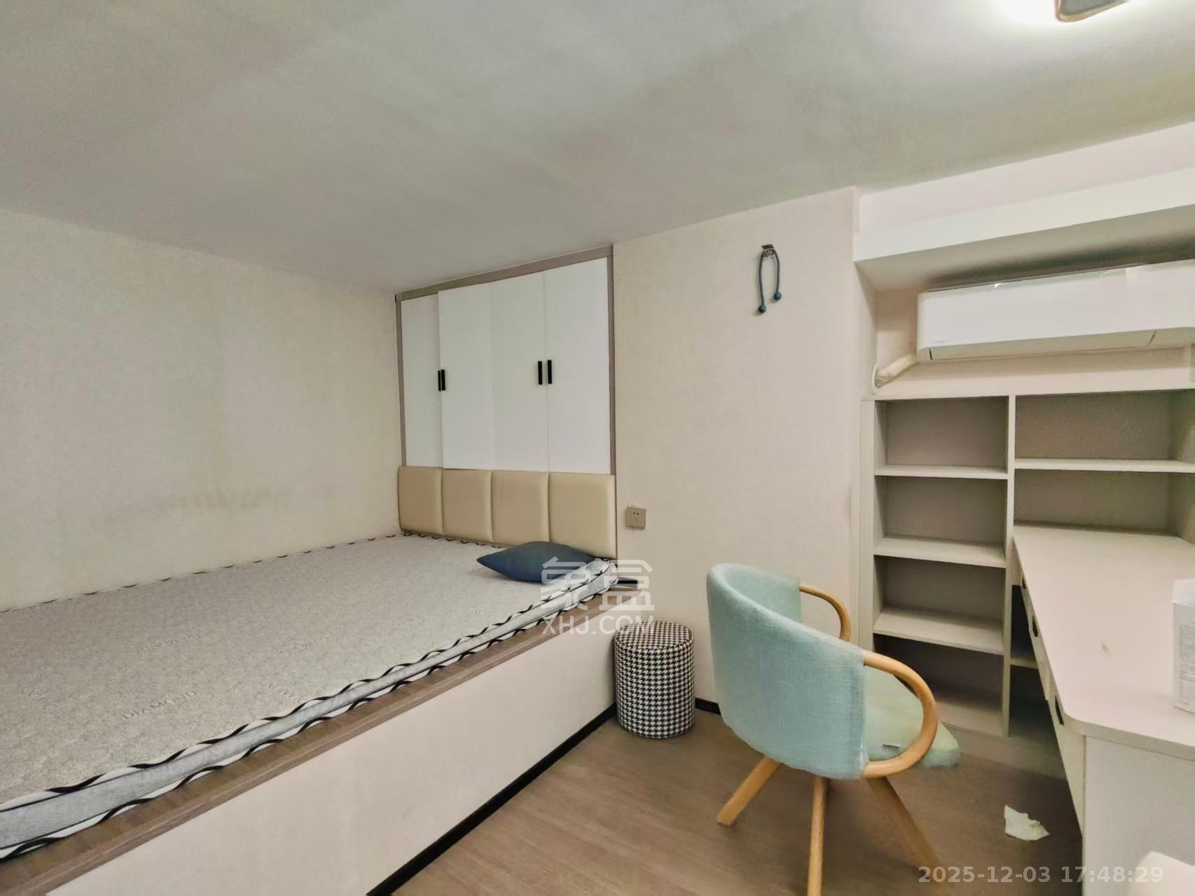 中一鲲出(鲲鹏府) 2室2厅1卫 2400.0元/月 中一鲲出(鲲鹏府) 2室2厅1卫 2400.0元/月室内图