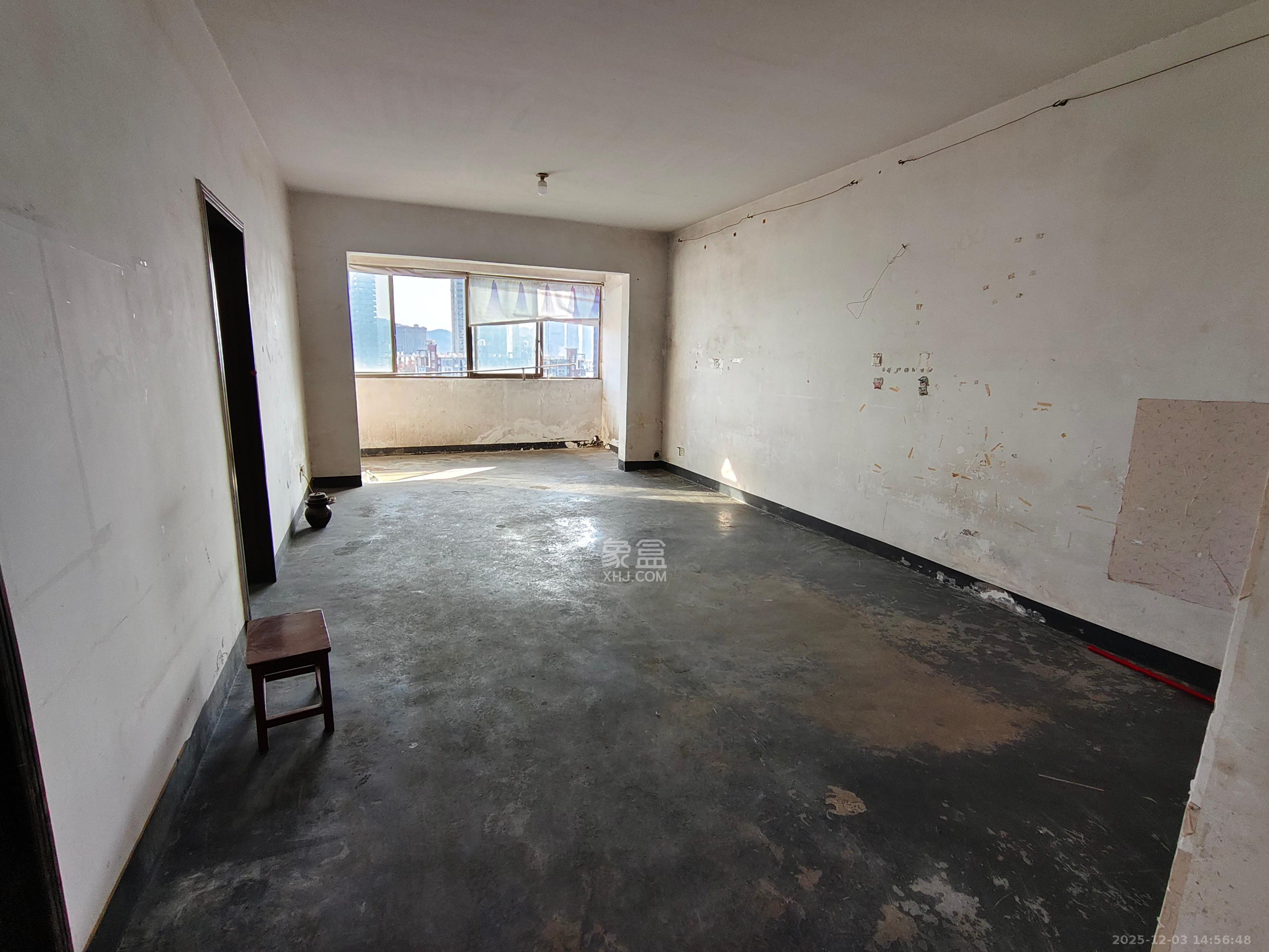 阳明山庄  3室2厅1卫    1500.0元/月