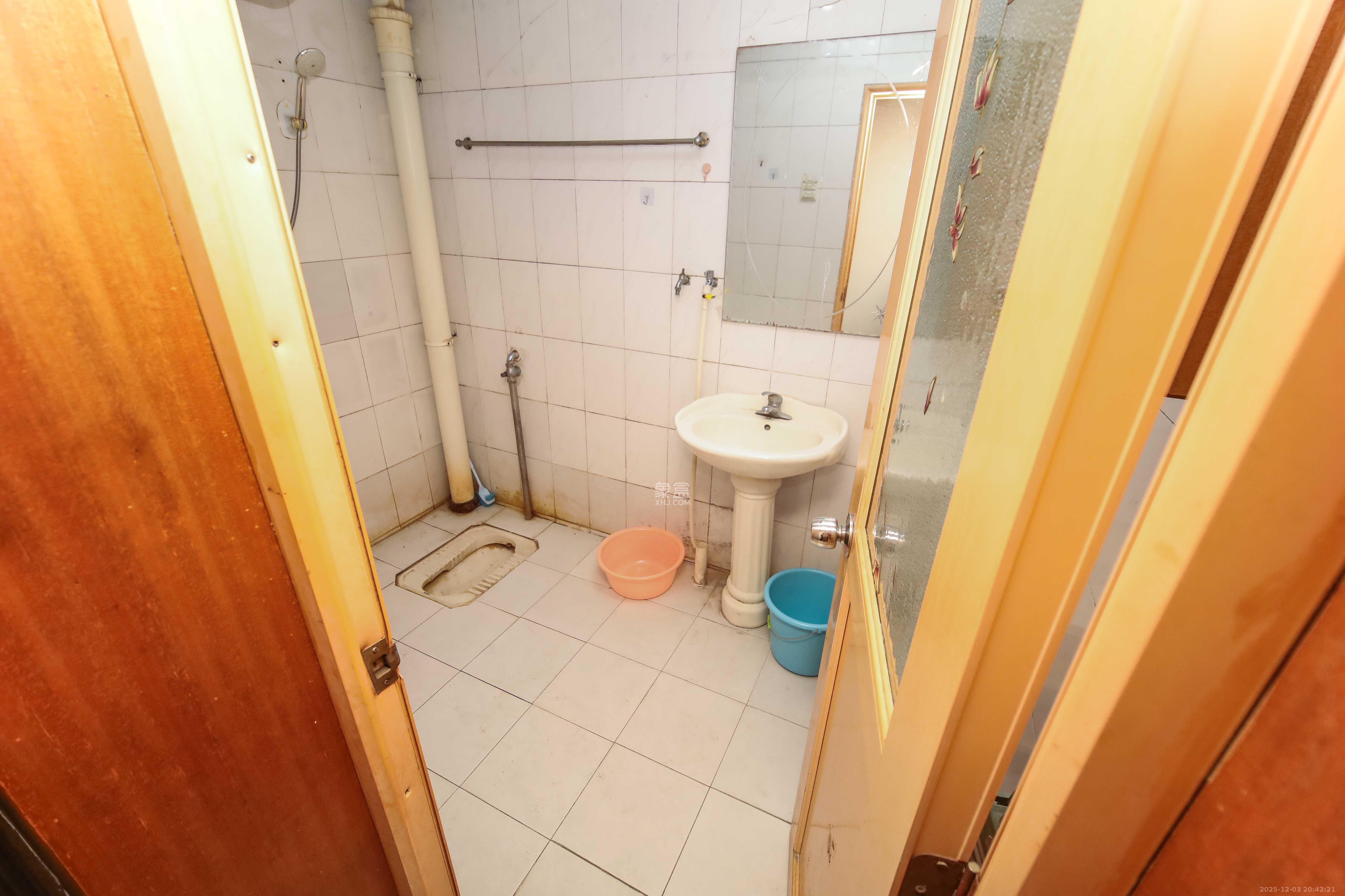 德政园 3室2厅1卫 53.8万 德政园 3室2厅1卫 53.8万卫生间