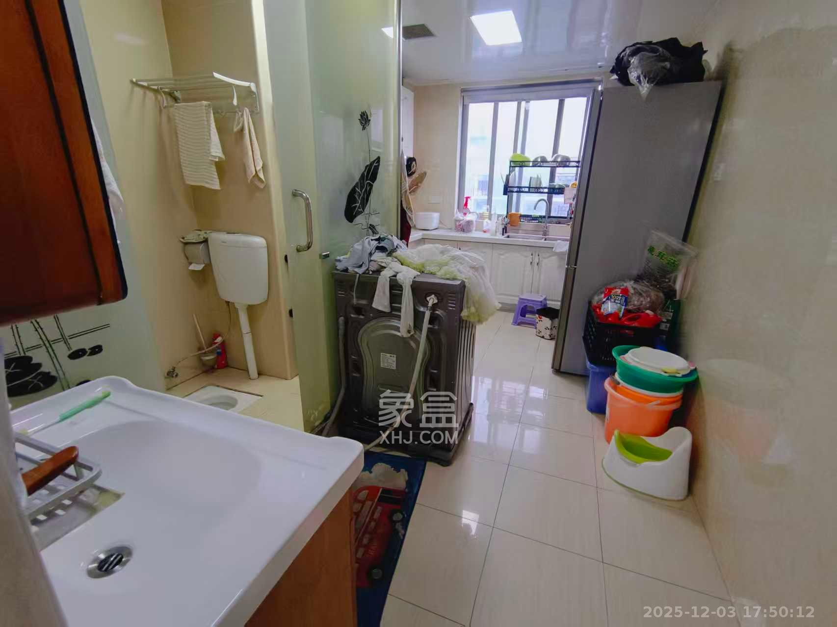 阳光100二期 3室2厅1卫 2500.0元/月 阳光100二期 3室2厅1卫 2500.0元/月室内图