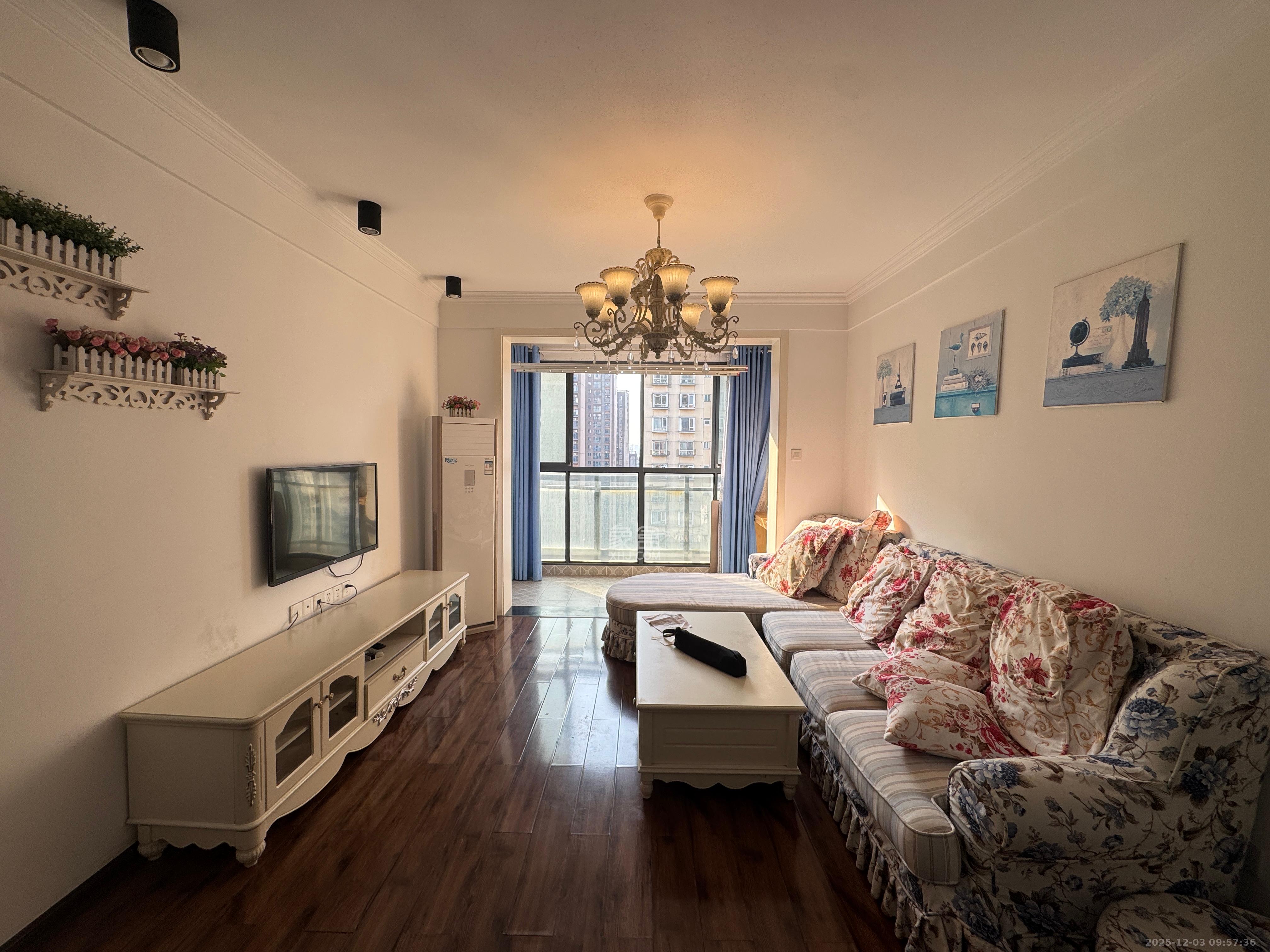 万芙锦城  2室2厅1卫    2500.0元/月