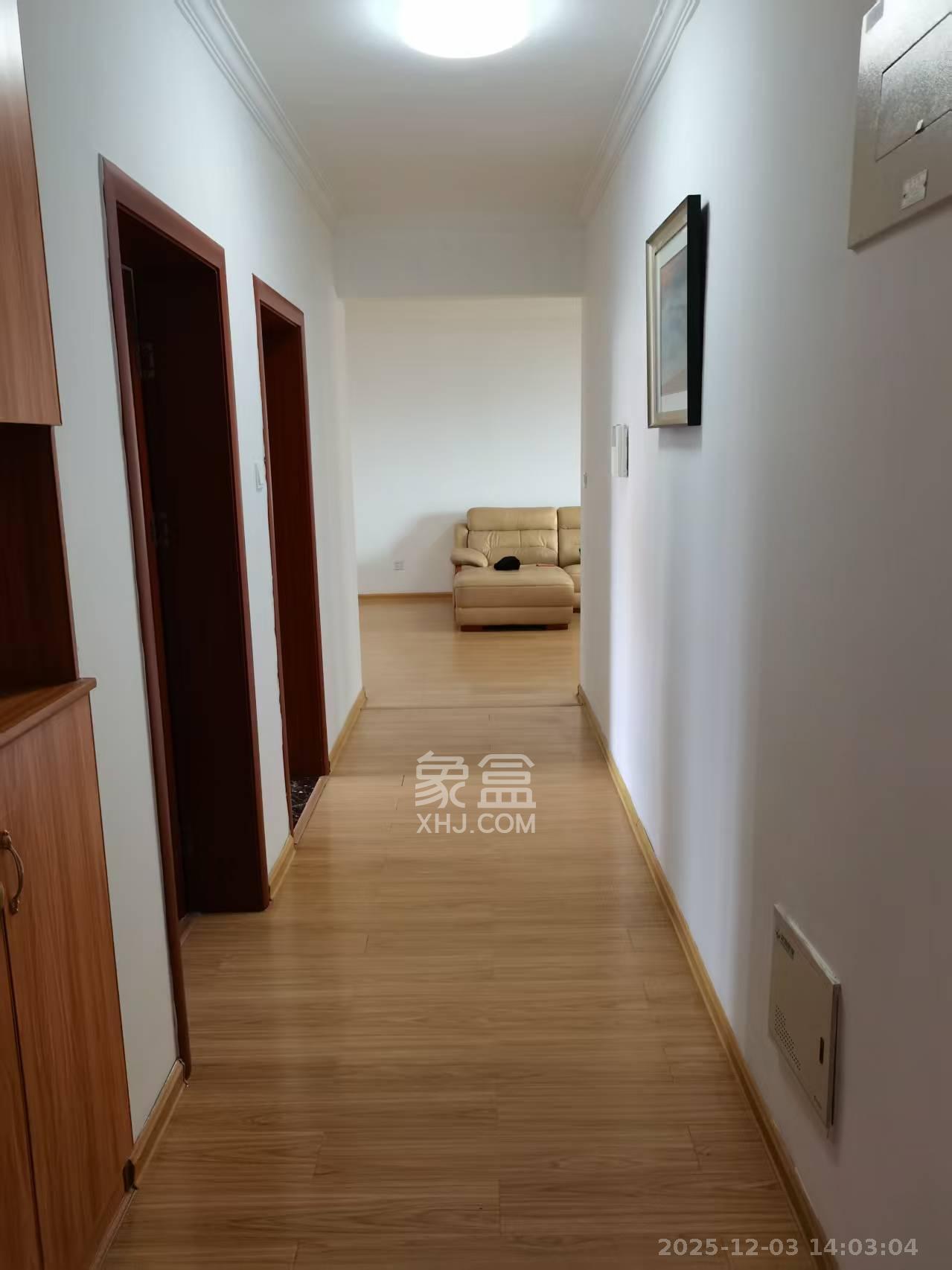 北辰三角洲E5区  4室2厅2卫    4800.0元/月