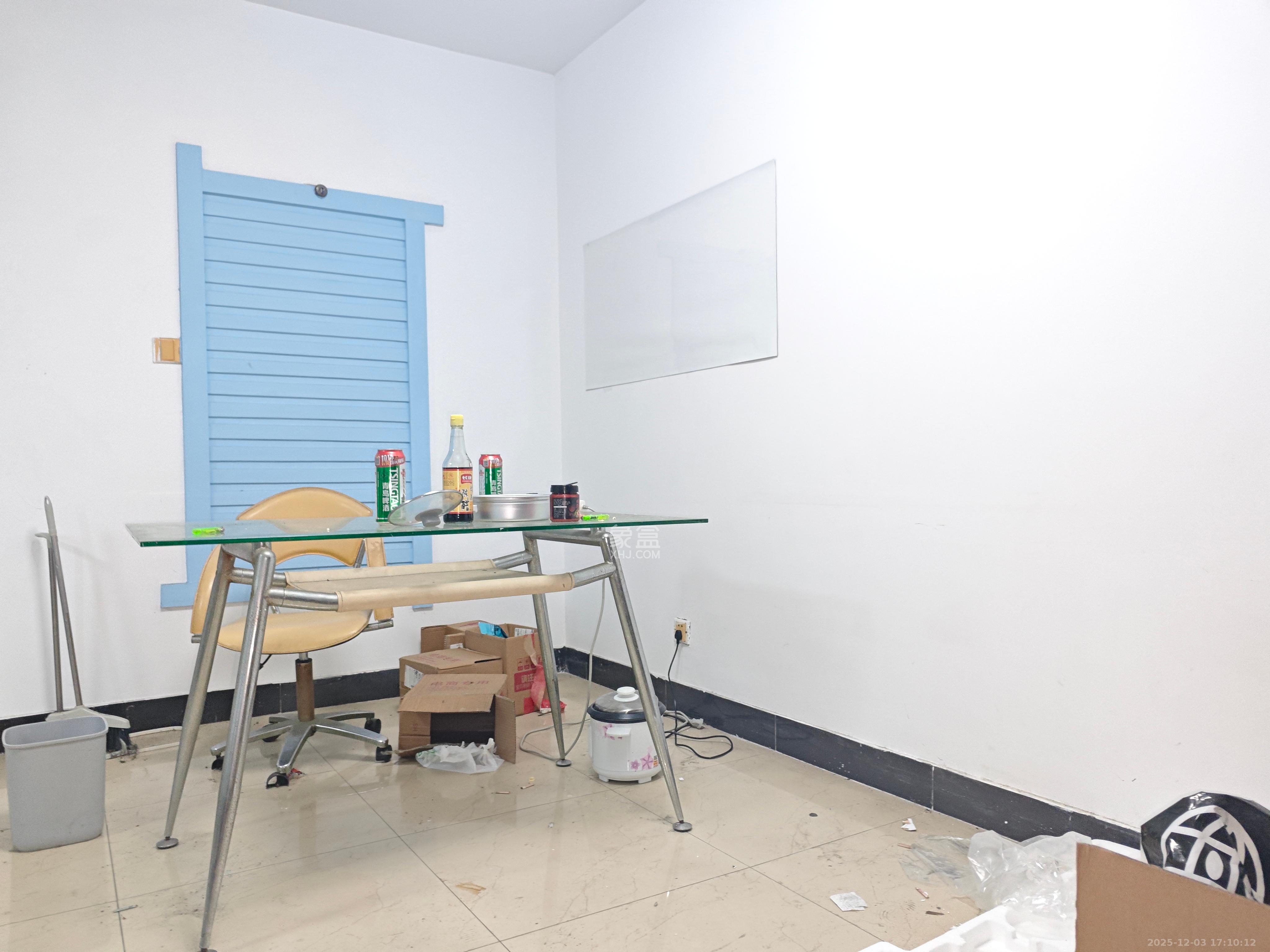 湘博楼 3室2厅1卫 1500.0元/月 湘博楼 3室2厅1卫 1500.0元/月室内图