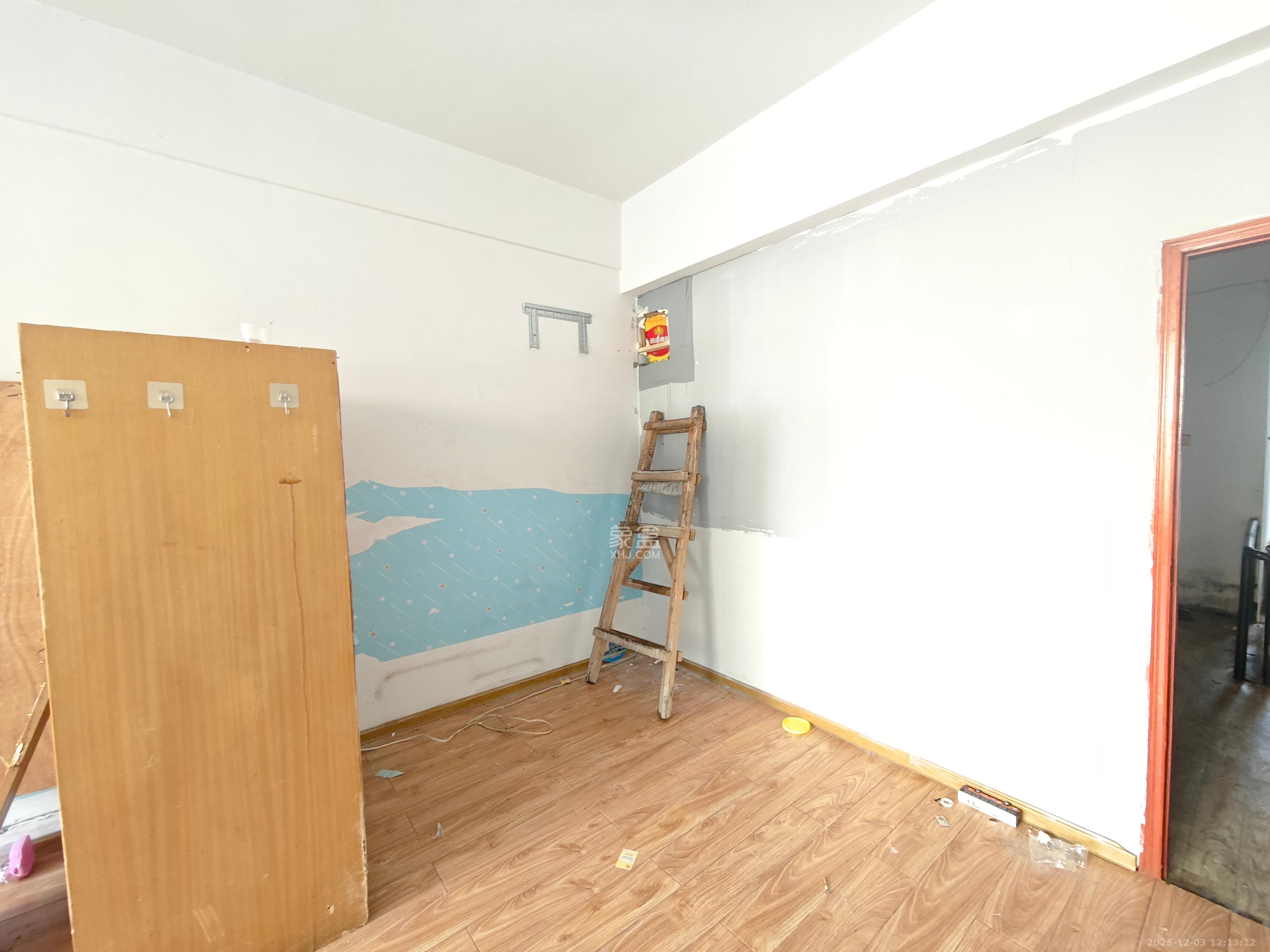 山水人家一二期   103.27㎡      2300.0元/月室内图