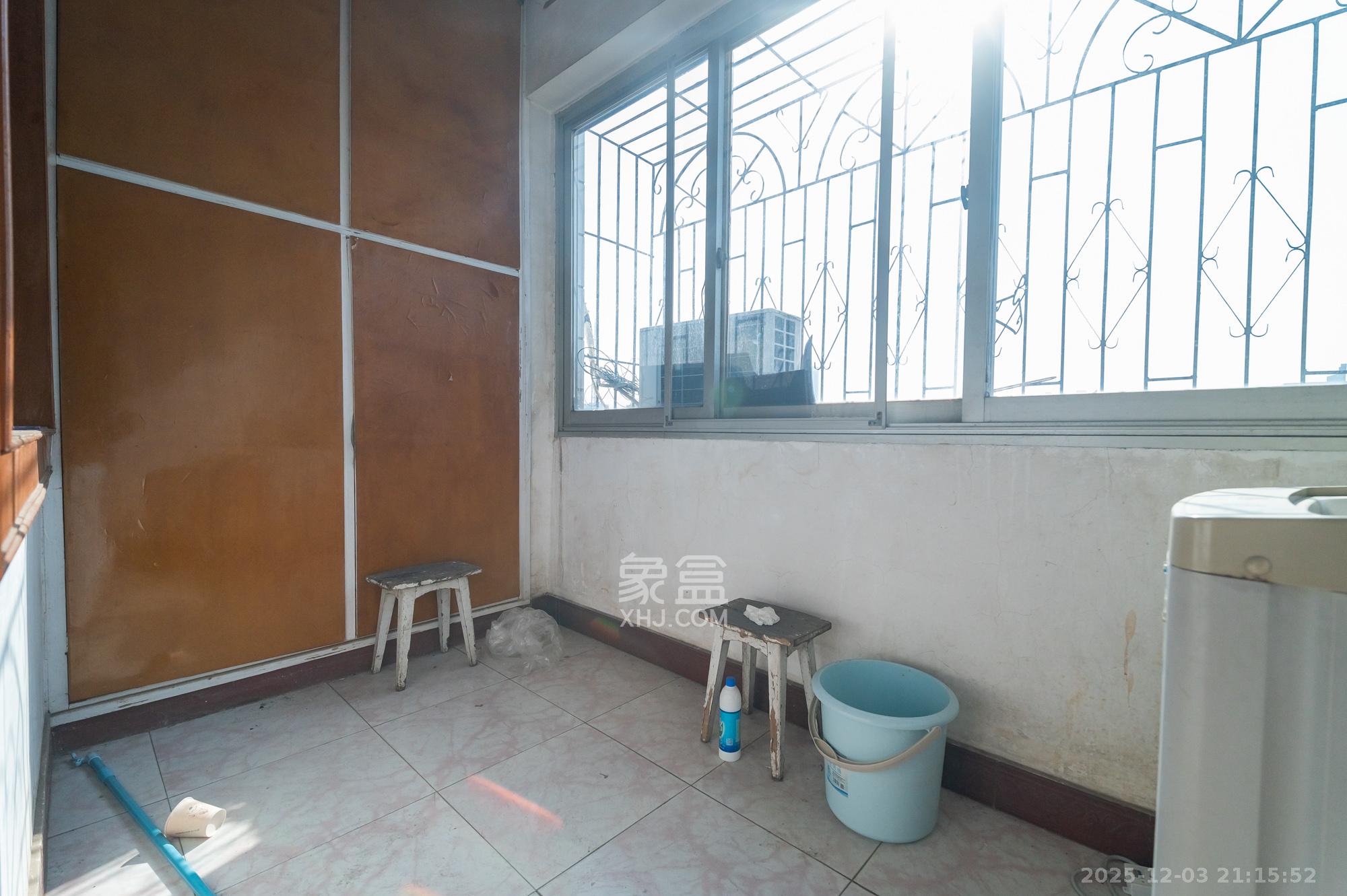 星沙交通局宿舍 3室2厅1卫 28.8万 星沙交通局宿舍 3室2厅1卫 28.8万阳台