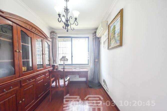 尊邸华庭 4室2厅2卫 3000.0元/月 尊邸华庭 4室2厅2卫 3000.0元/月室内图