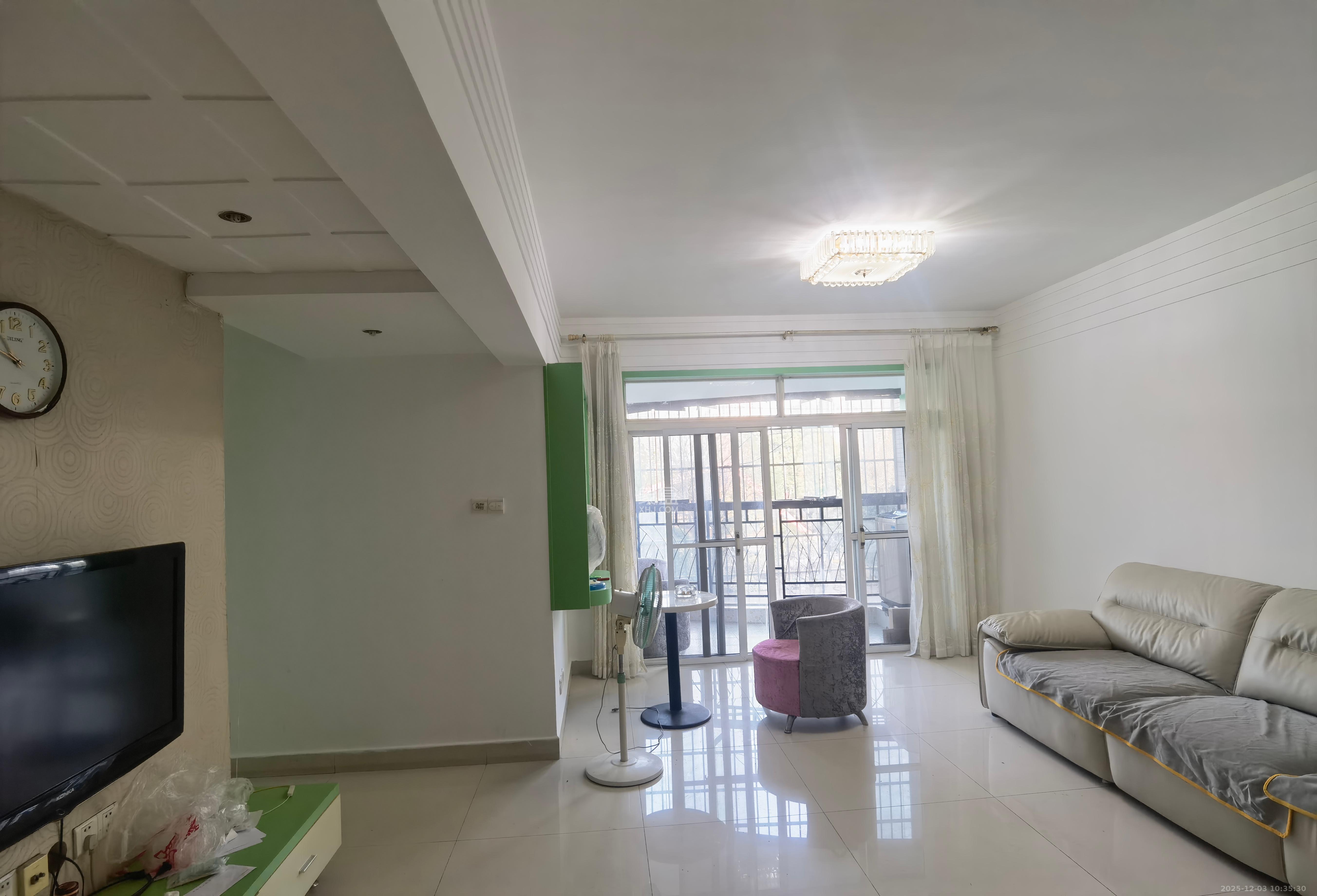 左岸春天  3室2厅1卫    2500.0元/月室内图