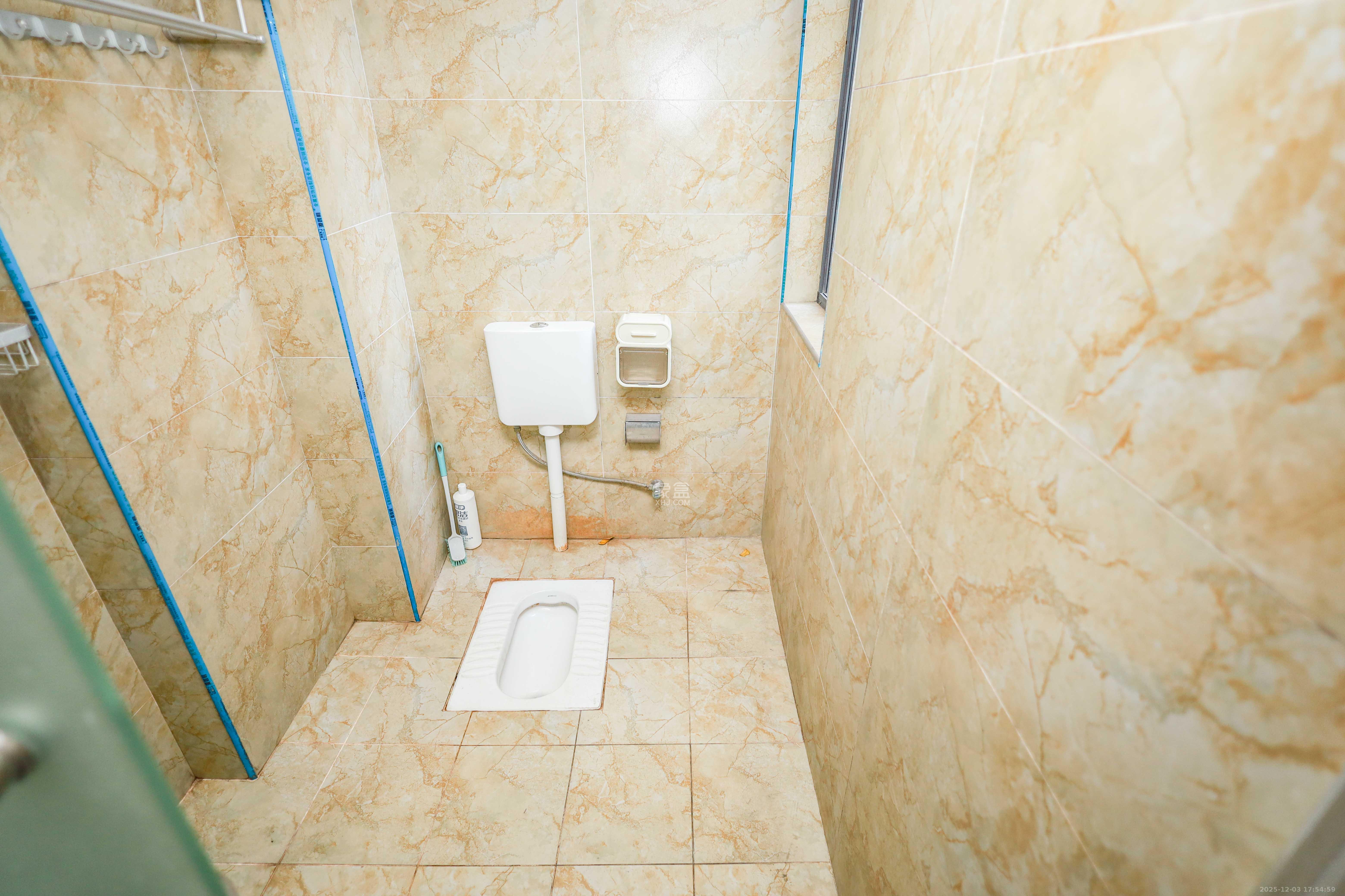 莱茵城  3室2厅1卫    59.8万卫生间