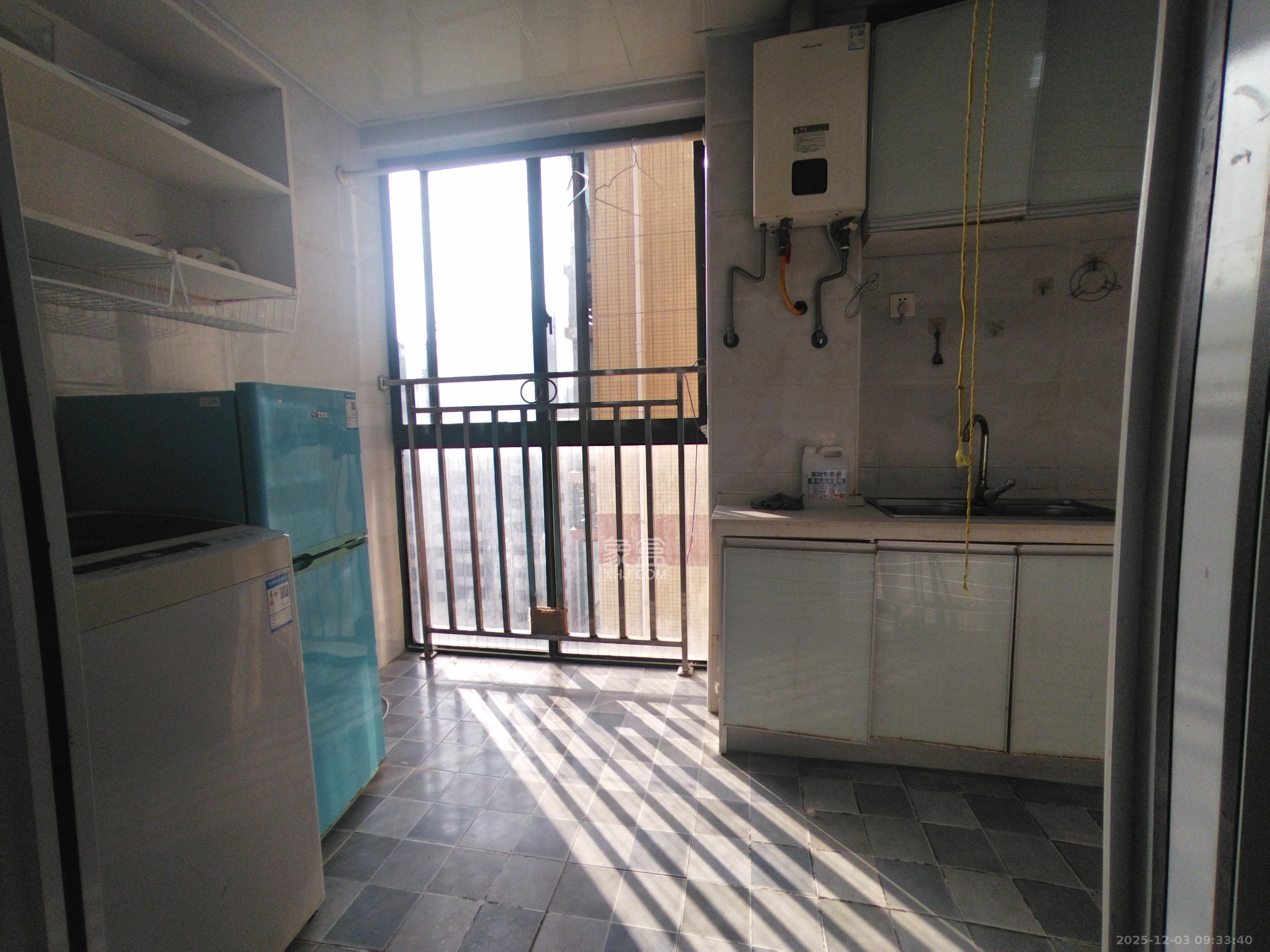 岳北和苑 1室1厅1卫 1700.0元/月 岳北和苑 1室1厅1卫 1700.0元/月室内图