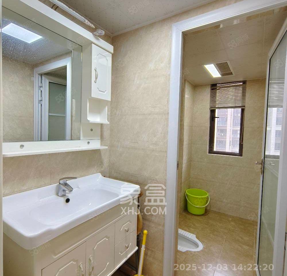 南山雍江汇(滨江国际新城) 3室2厅2卫 3600.0元/月 南山雍江汇(滨江国际新城) 3室2厅2卫 3600.0元/月室内图