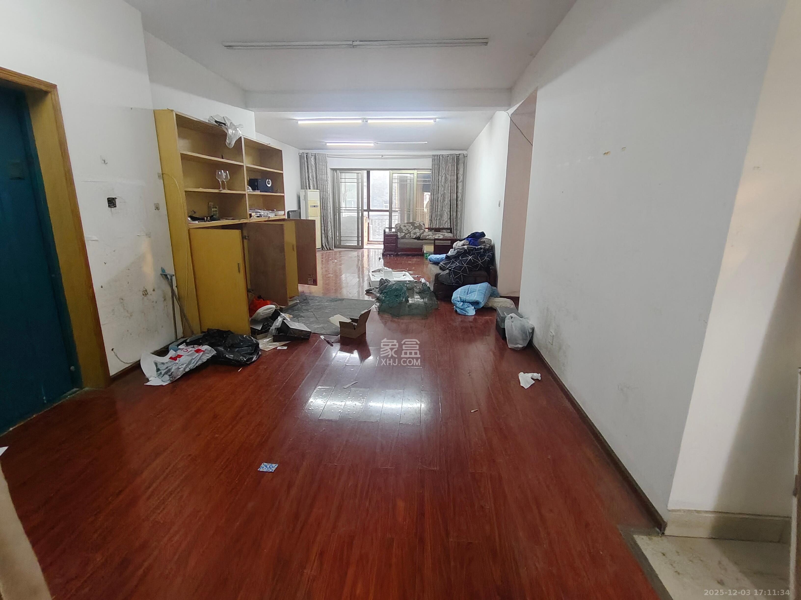 英才园丰颐苑  3室2厅2卫    3000.0元/月室内图