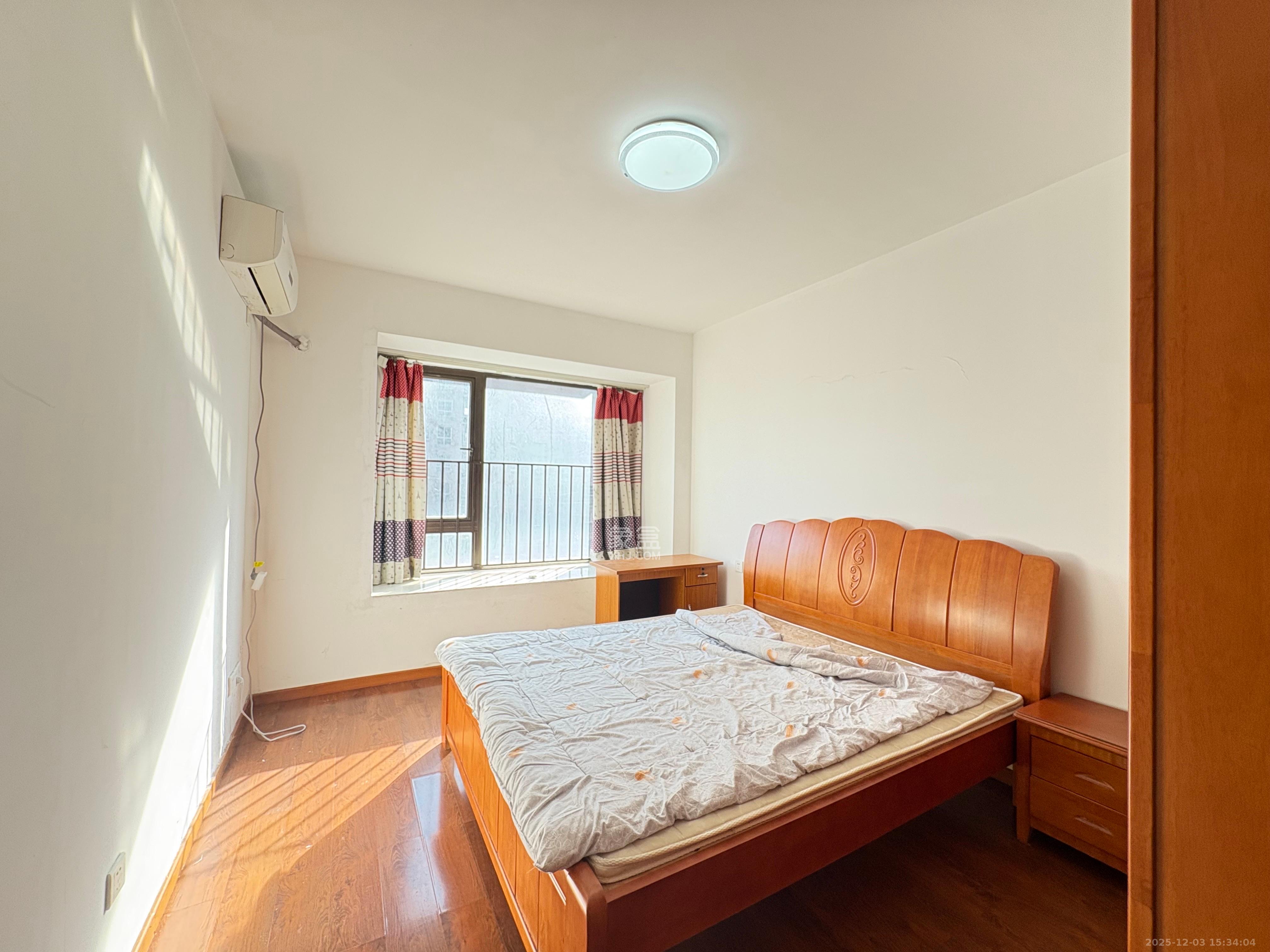 华润凤凰城三期  2室2厅1卫    2000.0元/月室内图