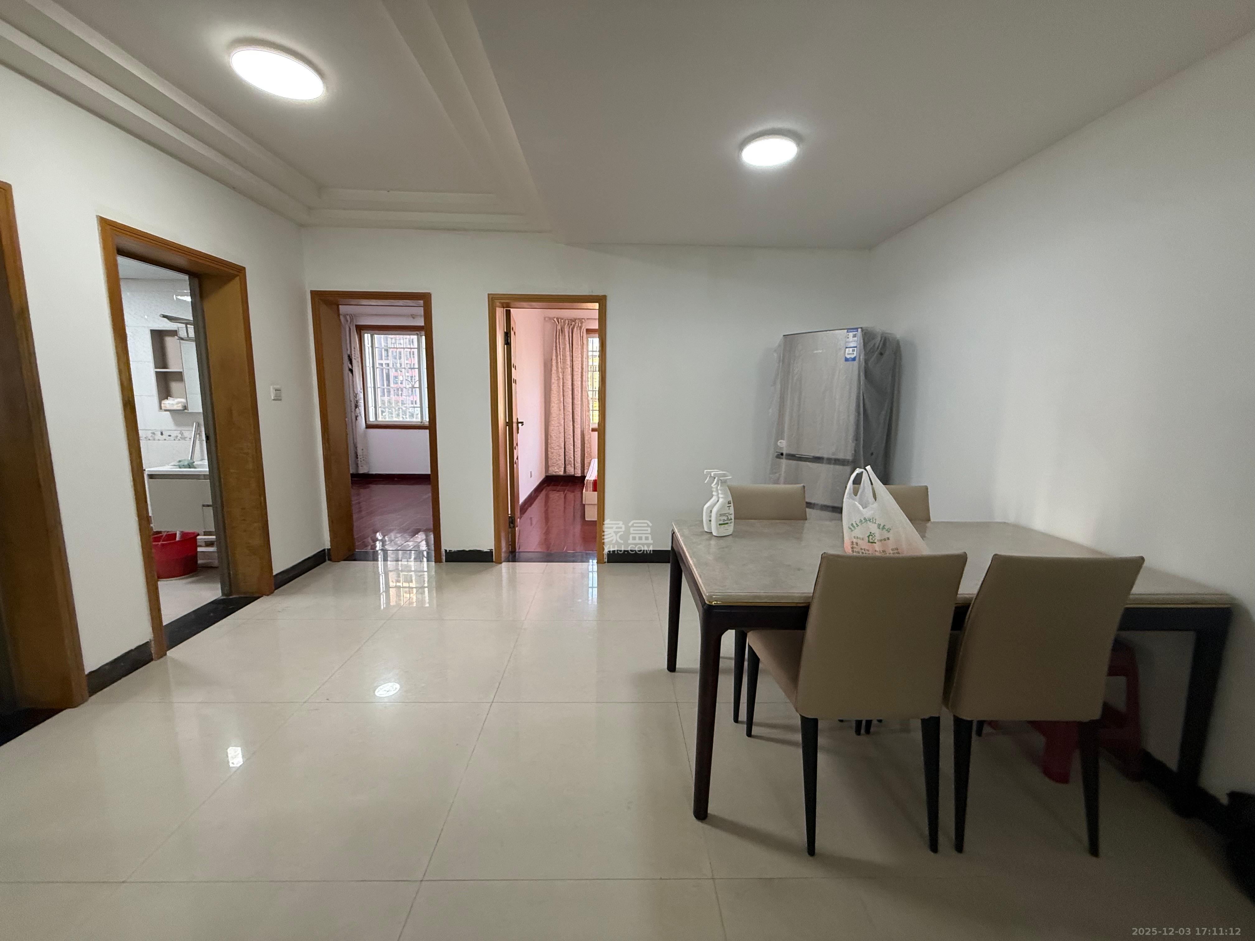 兴安苑  5室2厅2卫    2000.0元/月室内图