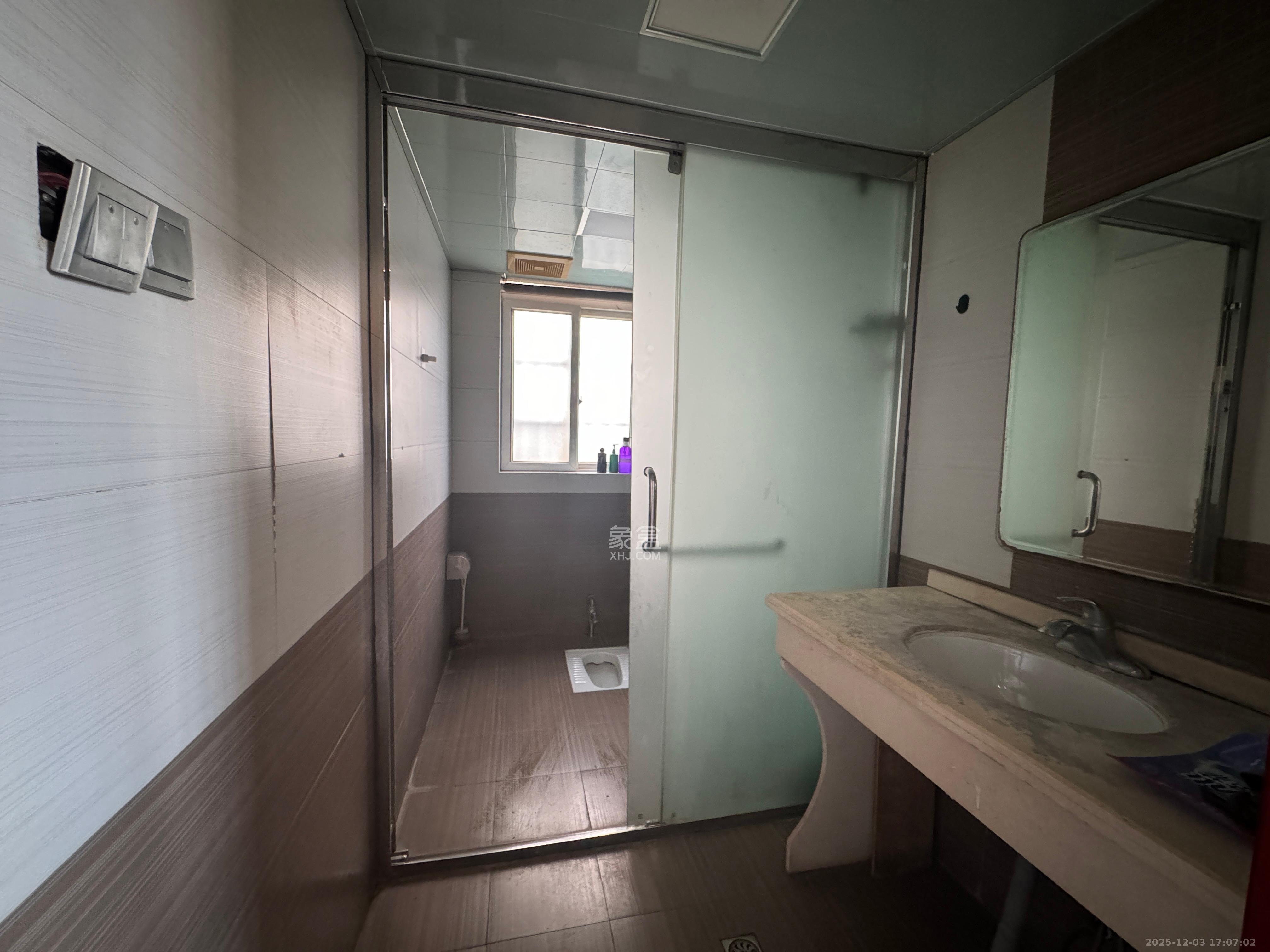 恒盛佳苑  3室2厅2卫    2200.0元/月室内图