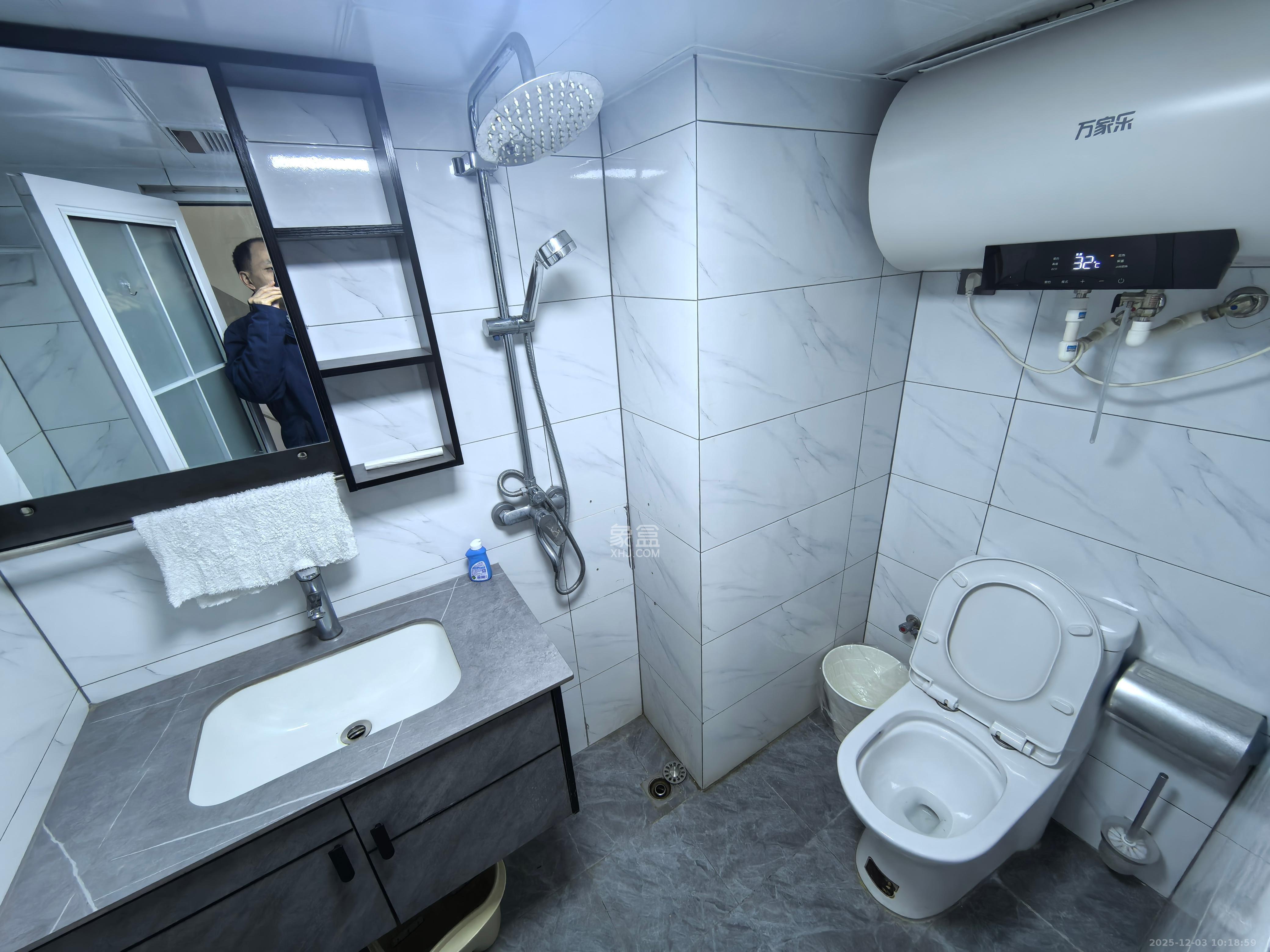 卓越江岸  2室2厅1卫    2100.0元/月室内图