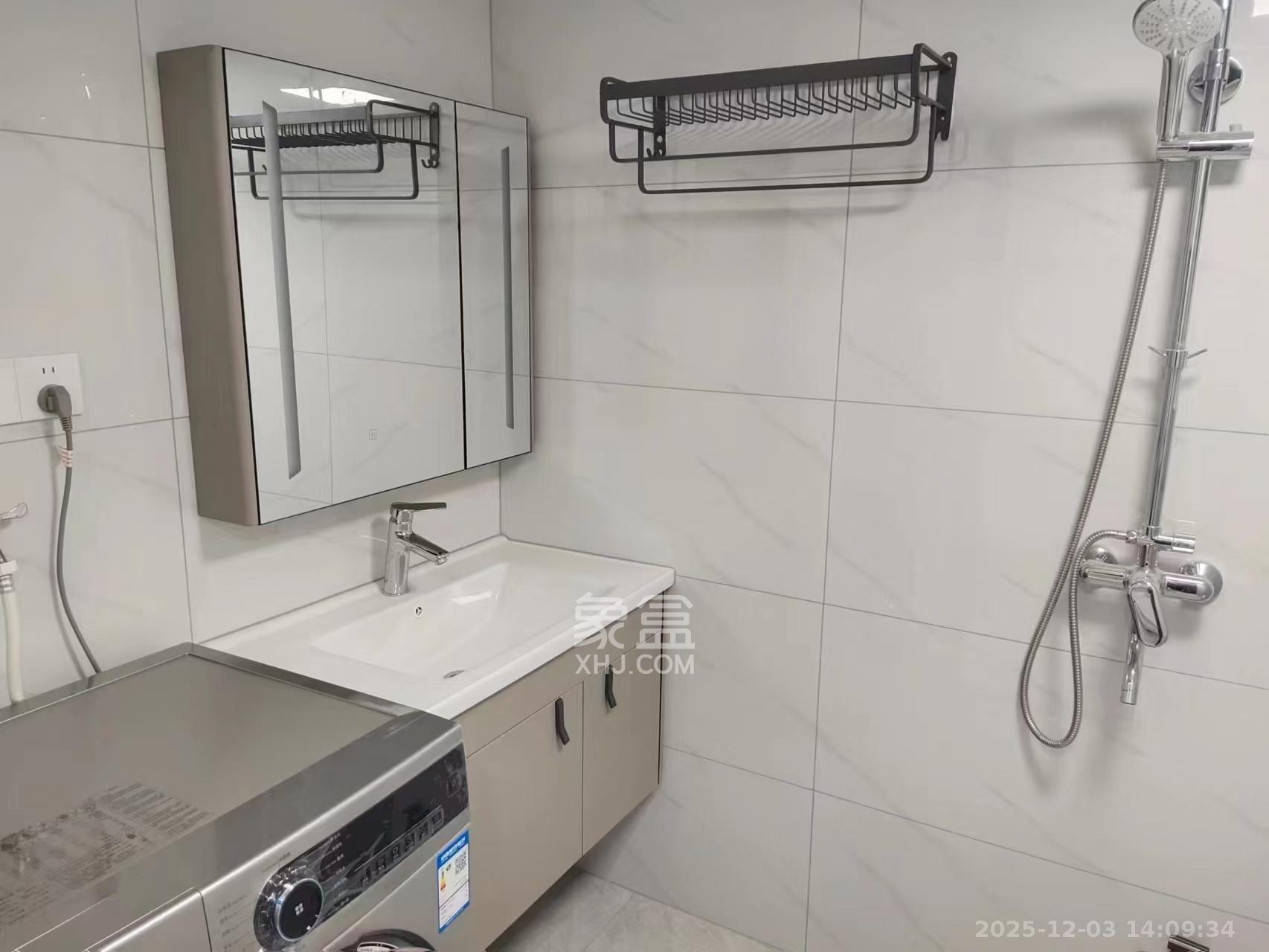 越秀悦湖台 2室2厅1卫 2300.0元/月 越秀悦湖台 2室2厅1卫 2300.0元/月室内图